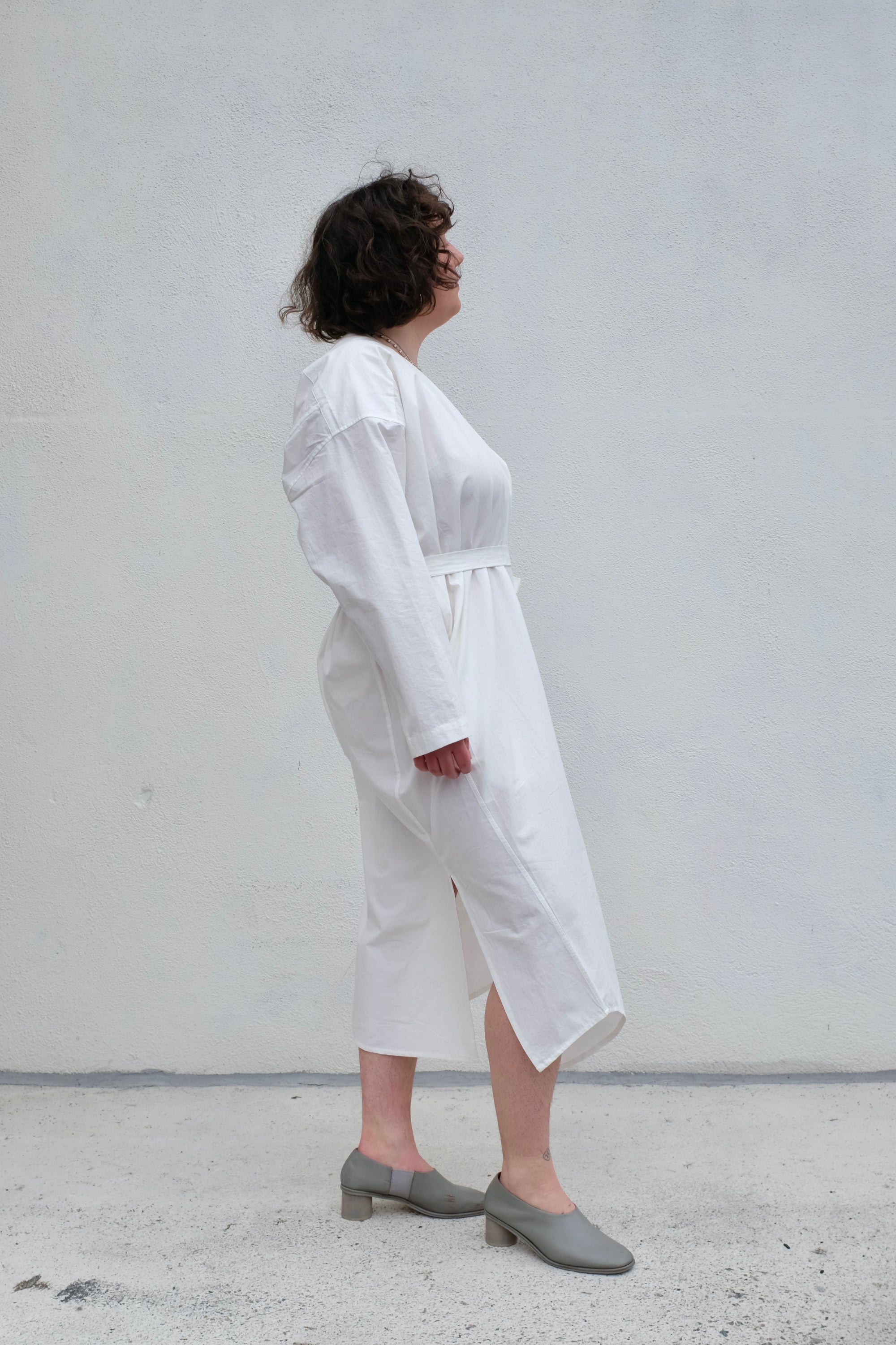 7115 by Szeki V-Neck Cocoon Midi Dress / Off White