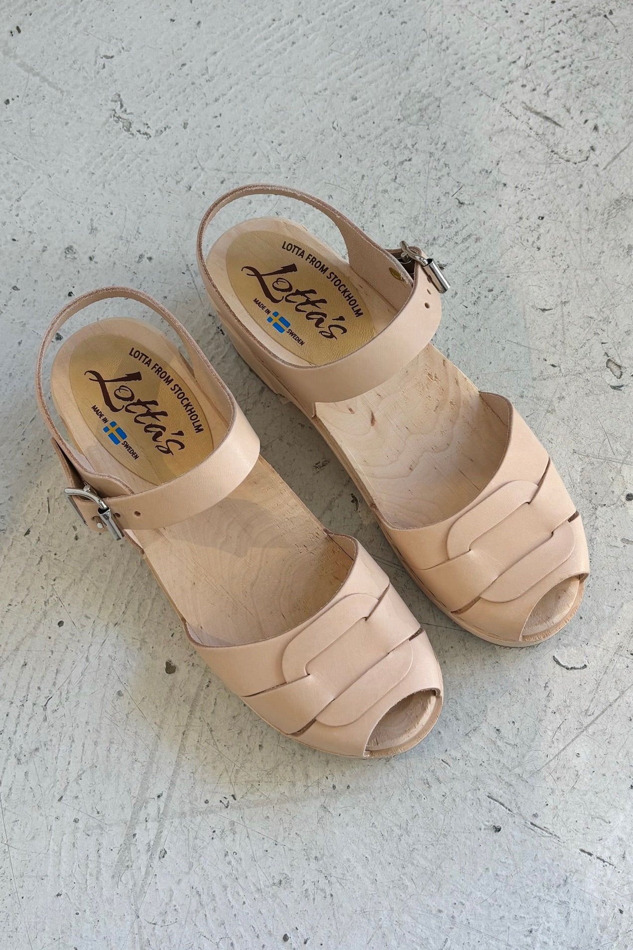 Lotta Low Peep Toe Clogs / Natural