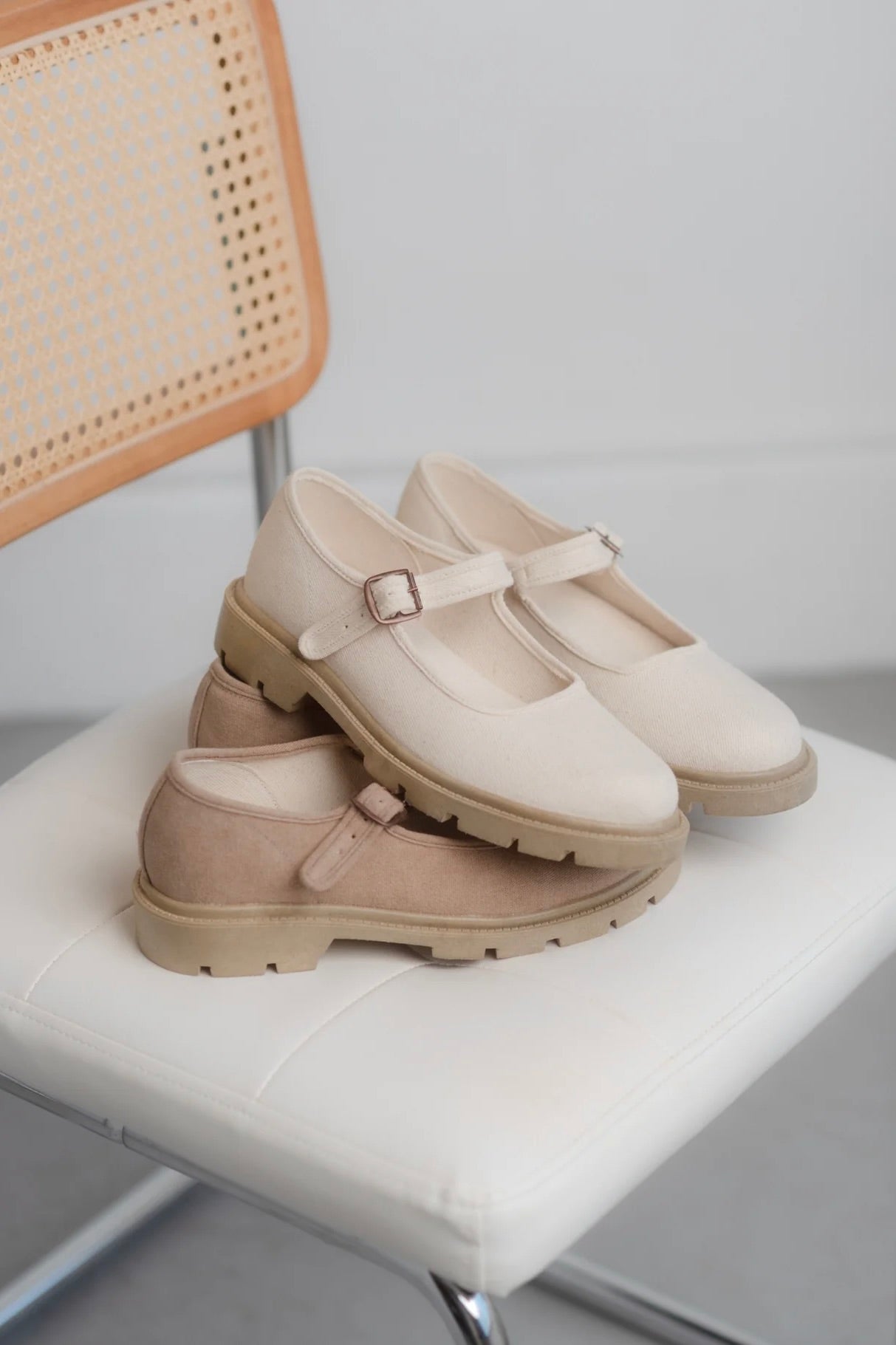 Small Lot Classic Lug Sole Mary Jane / Natural