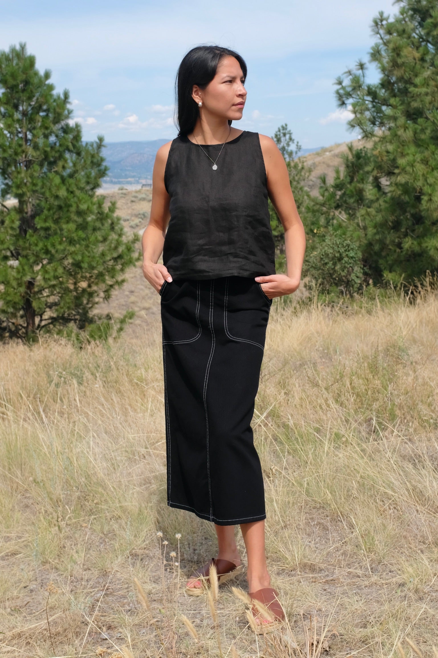 We Are Stories Dogwood Tank / Black