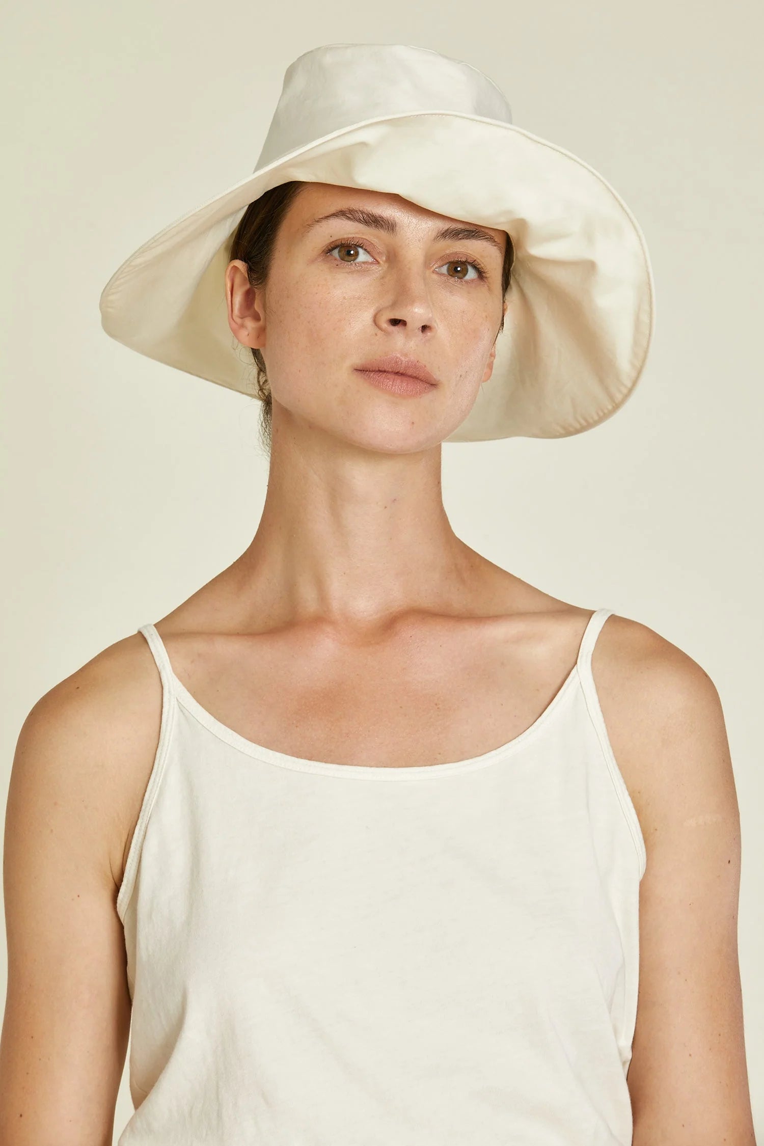 Bendable Wavy Hat / Cream