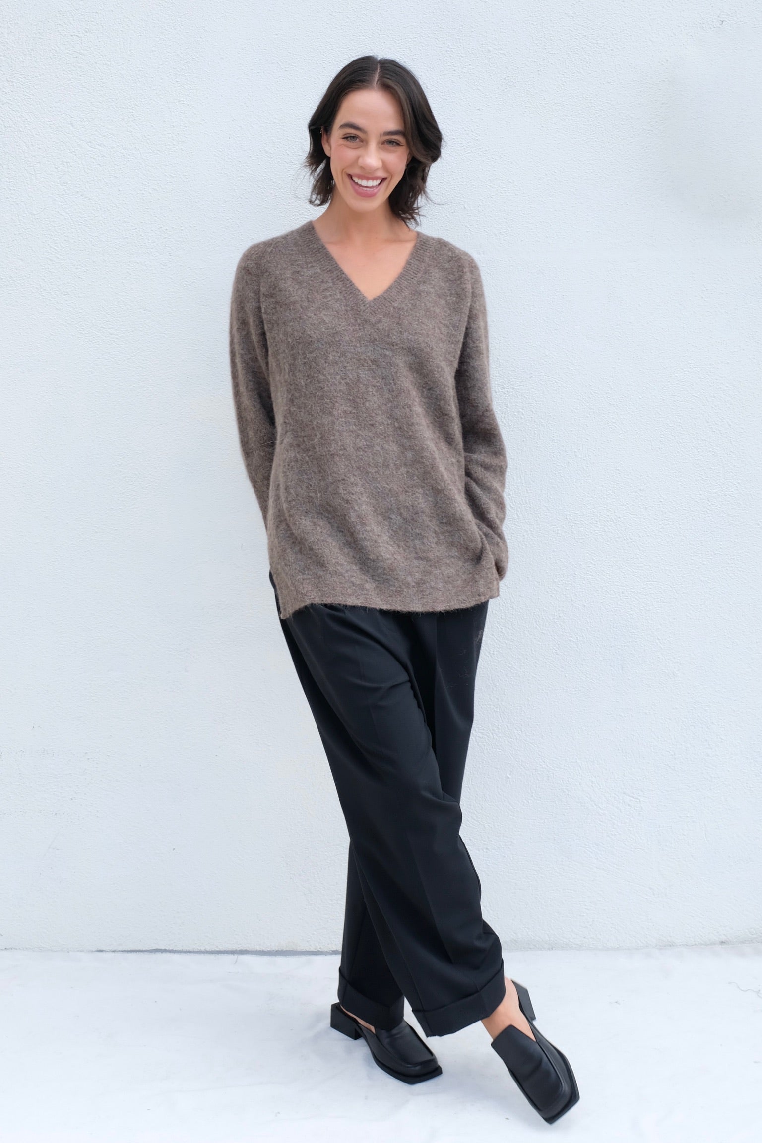 CORDERA Suri V Neck Sweater / Taupe