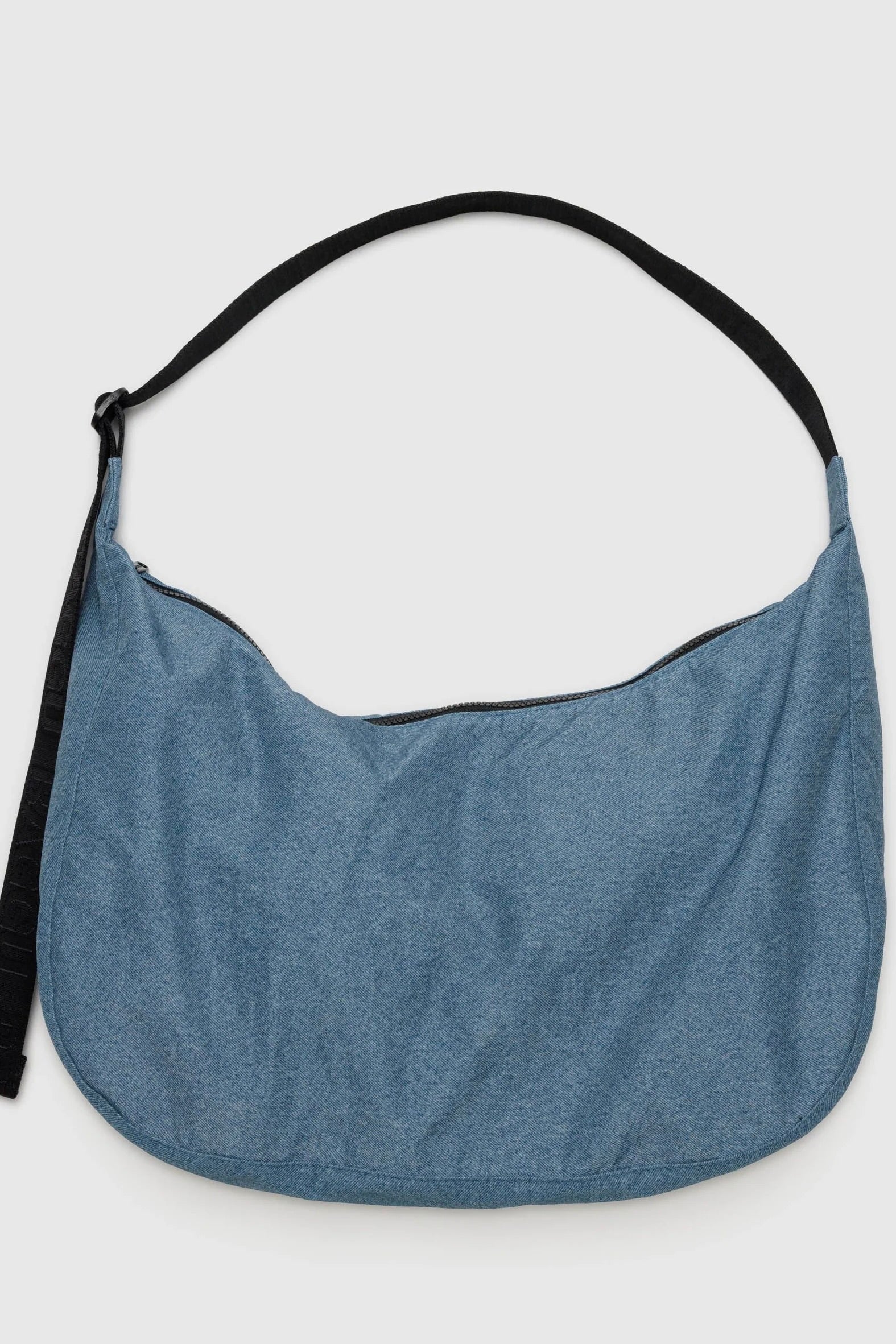 baggu Large Nylon Crescent Bag / Digital Denim