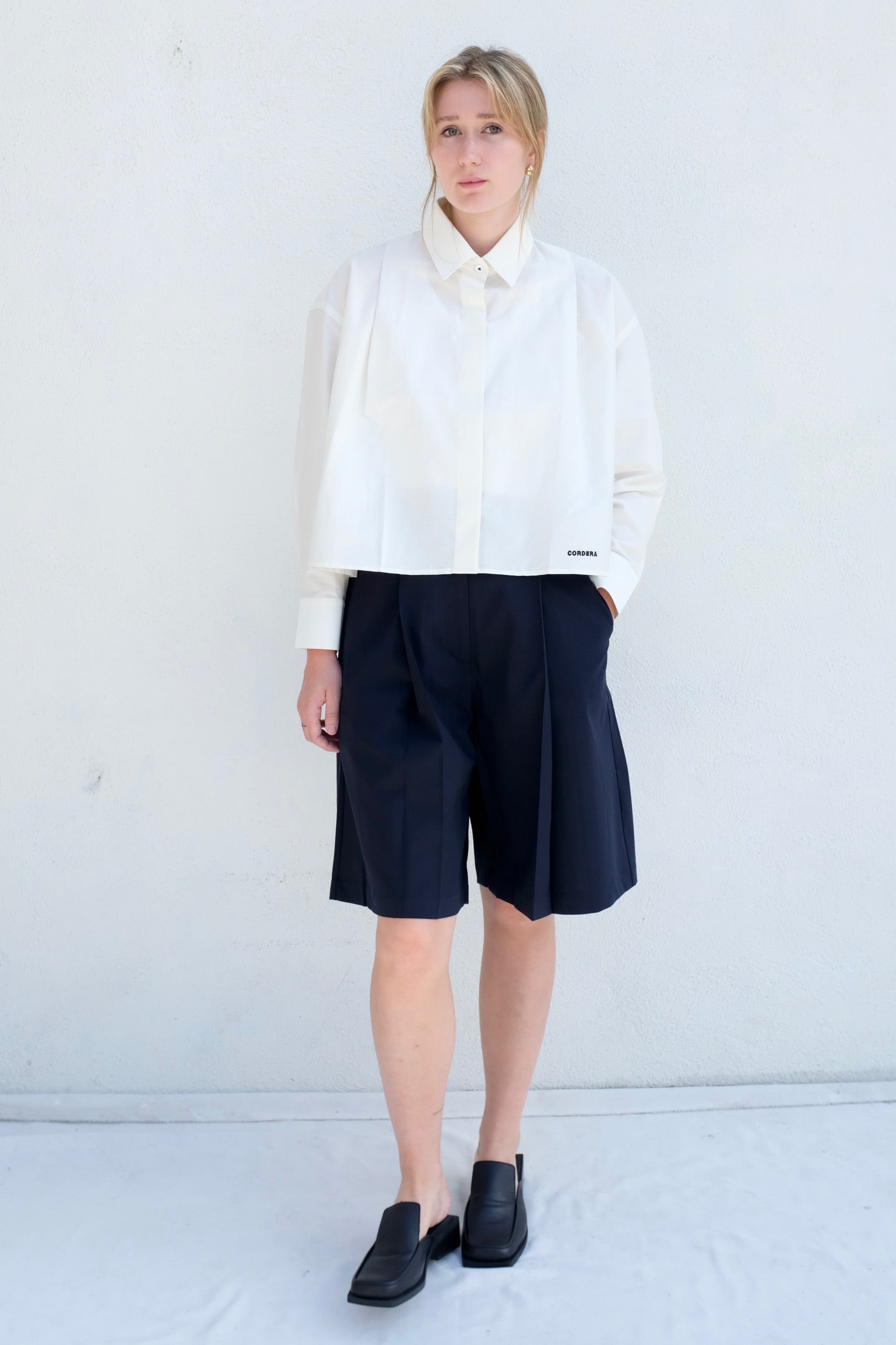 CORDERA Front Pleats Shirt / White