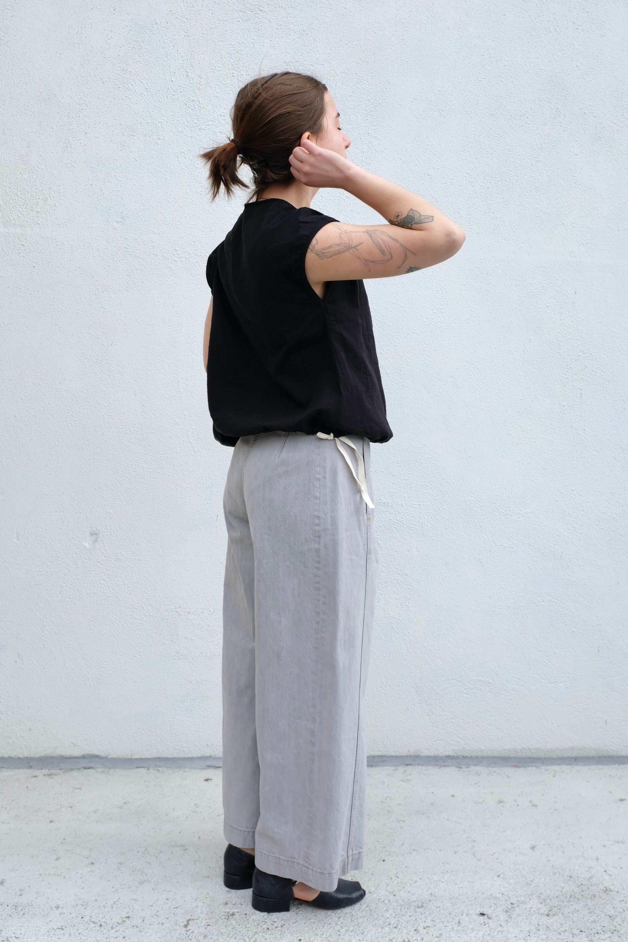 Atelier Delphine Slip On Blouse Cap Sleeve / Black