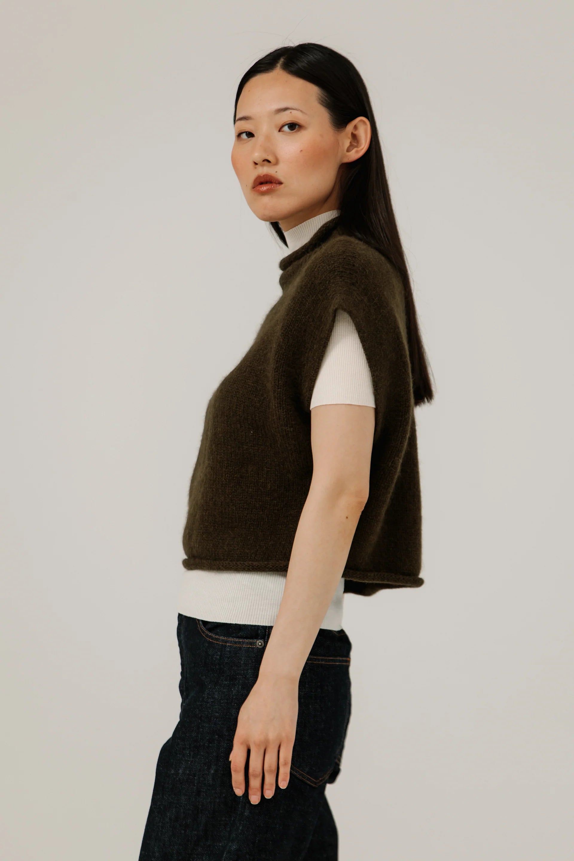 Bare Knitwear Alpaca Iris Vest / Dark Olive