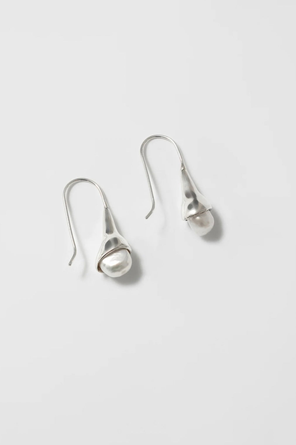 Wolf Circus Anna Pearl Drop Earrings / Silver