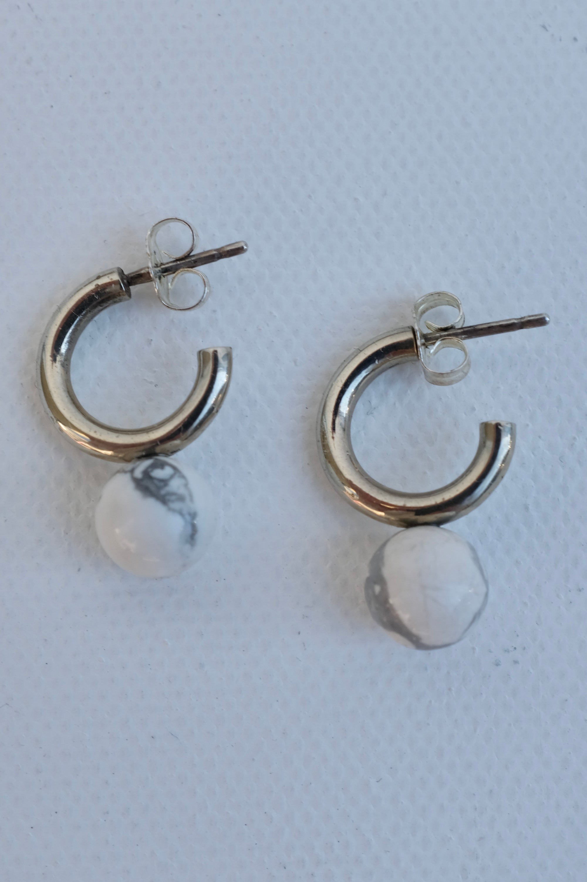 Small Asha Hoop Earring / White Bronze + White Howlite