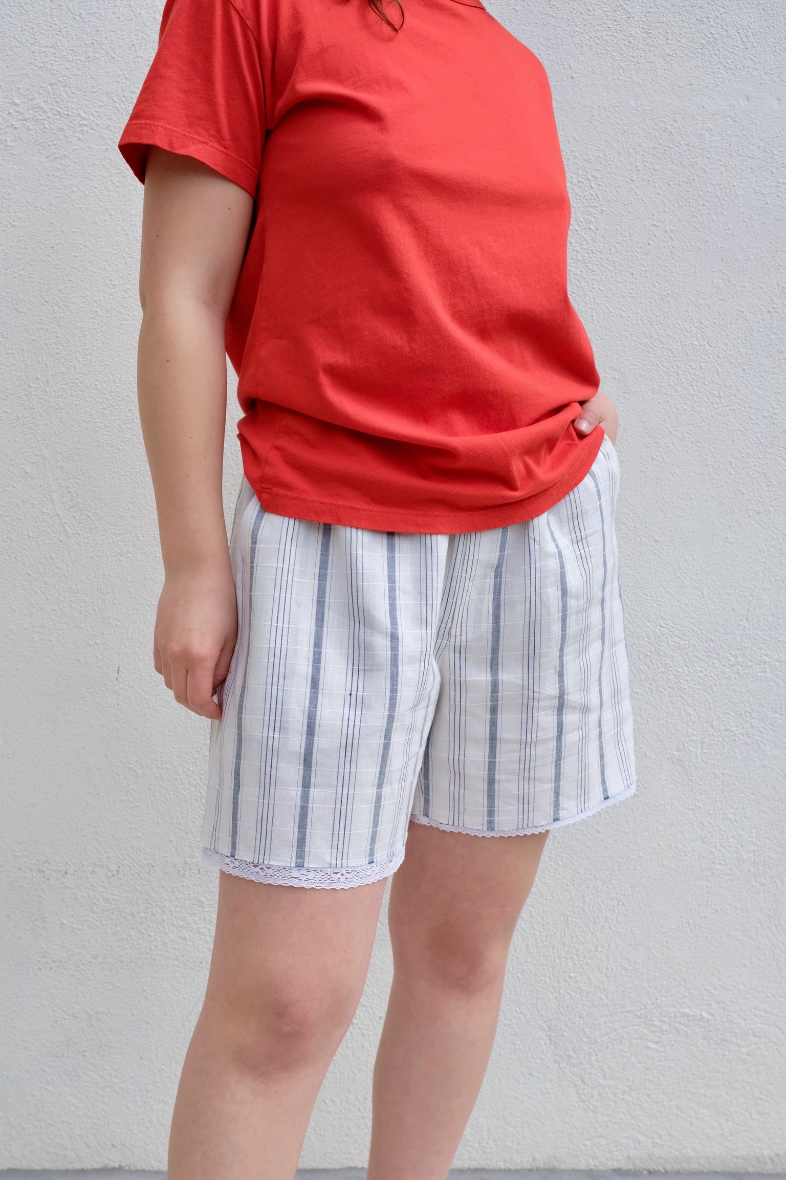 Black Regular Short Sleeve Tee / Red