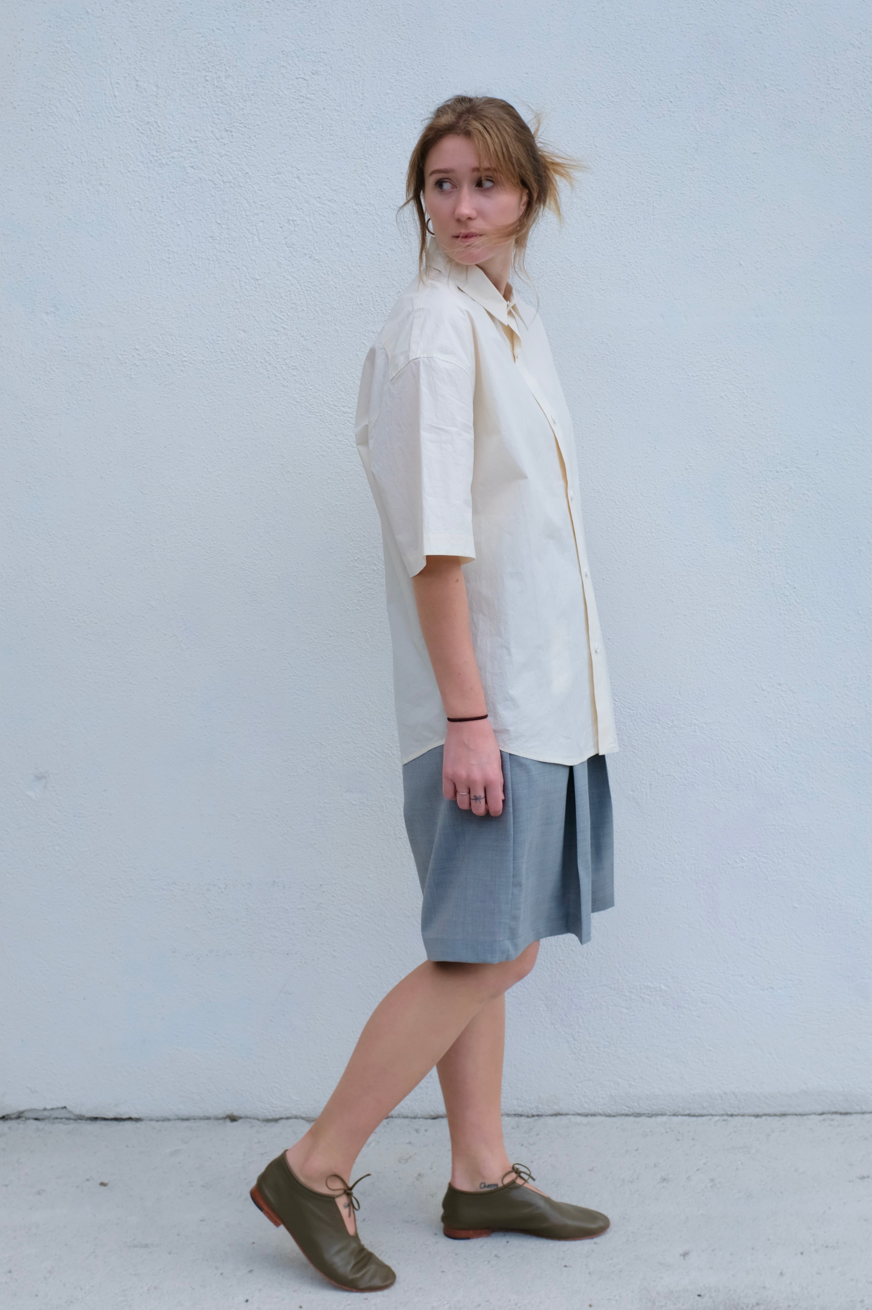 Oversized Short Sleeve Shirt / Off White