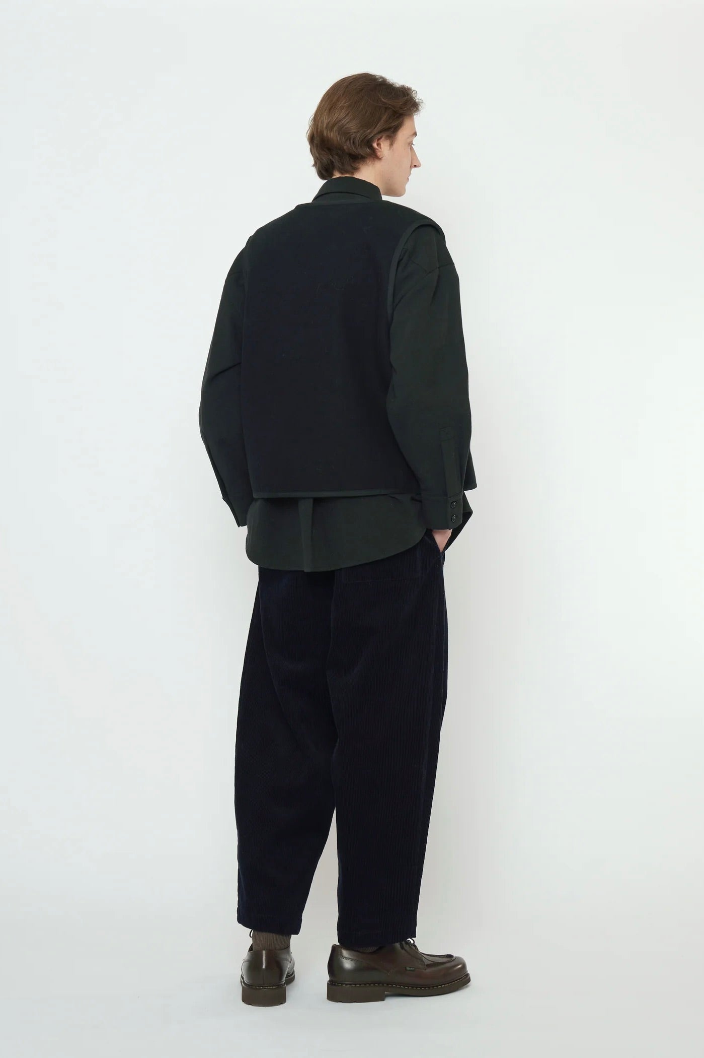 7115 by Szeki Double Faced Canvas Vest / Black