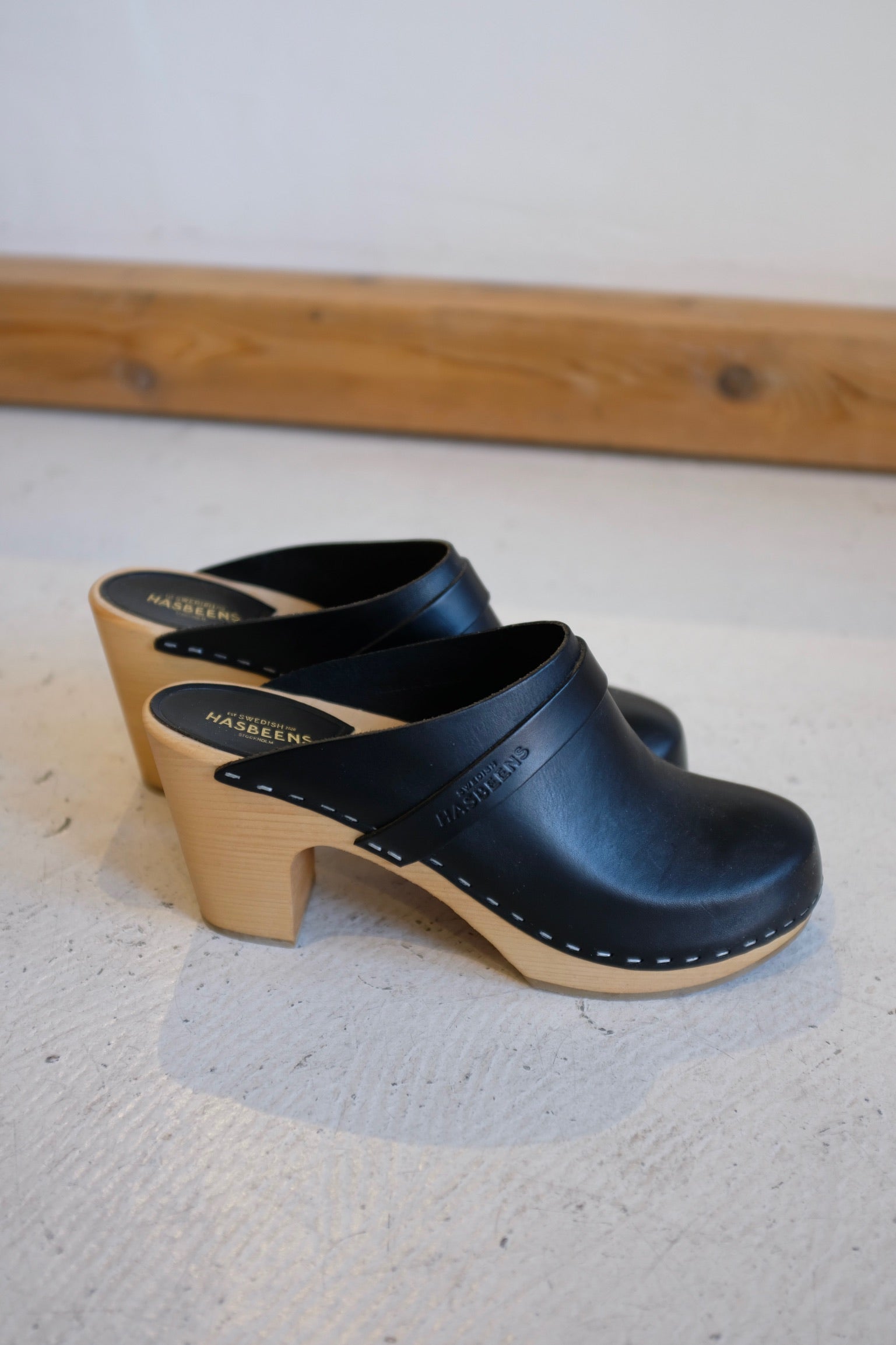 Pre-loved / Swedish Hasbeens Sky High Clog / size 40