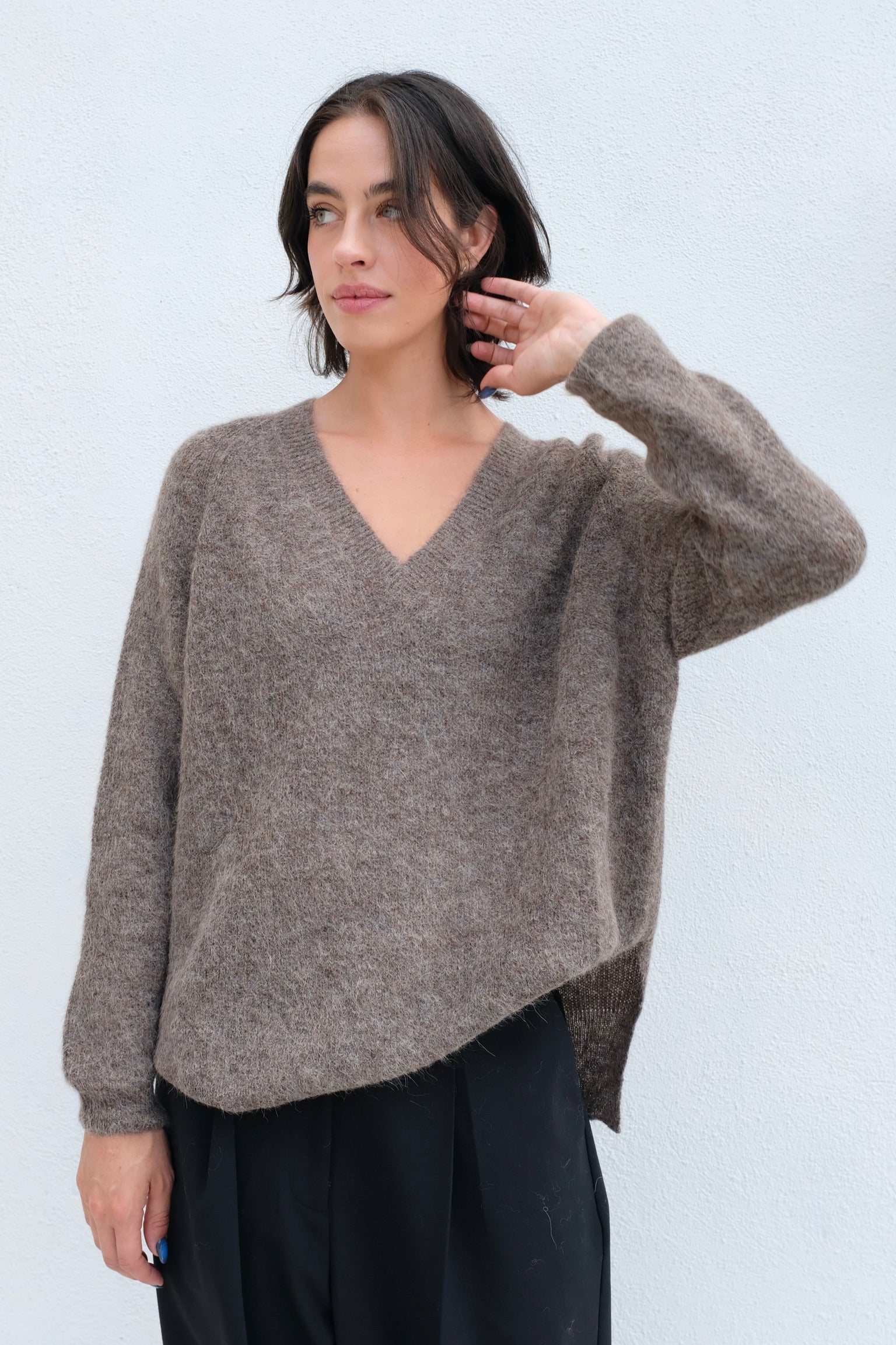 CORDERA Suri V Neck Sweater / Taupe