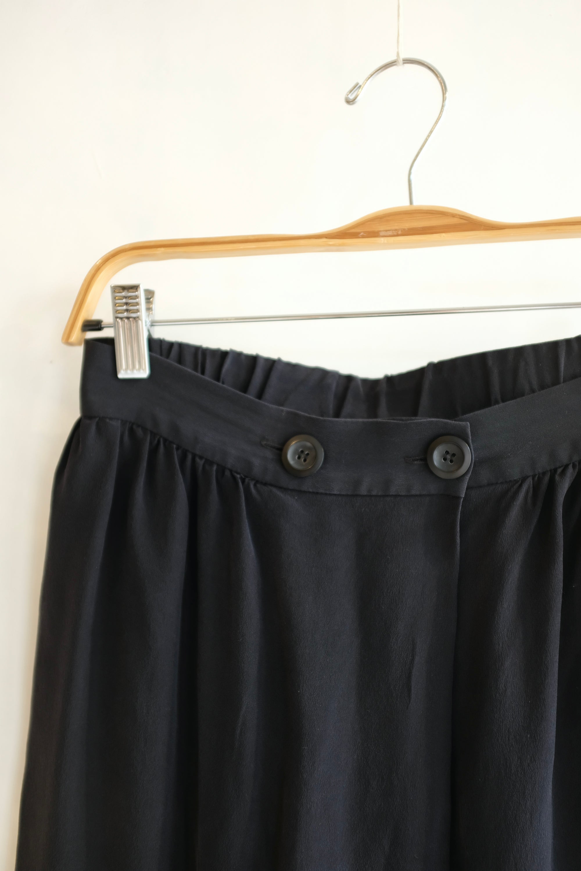 Pre-loved / Tucker Silk Skirt / Size Medium