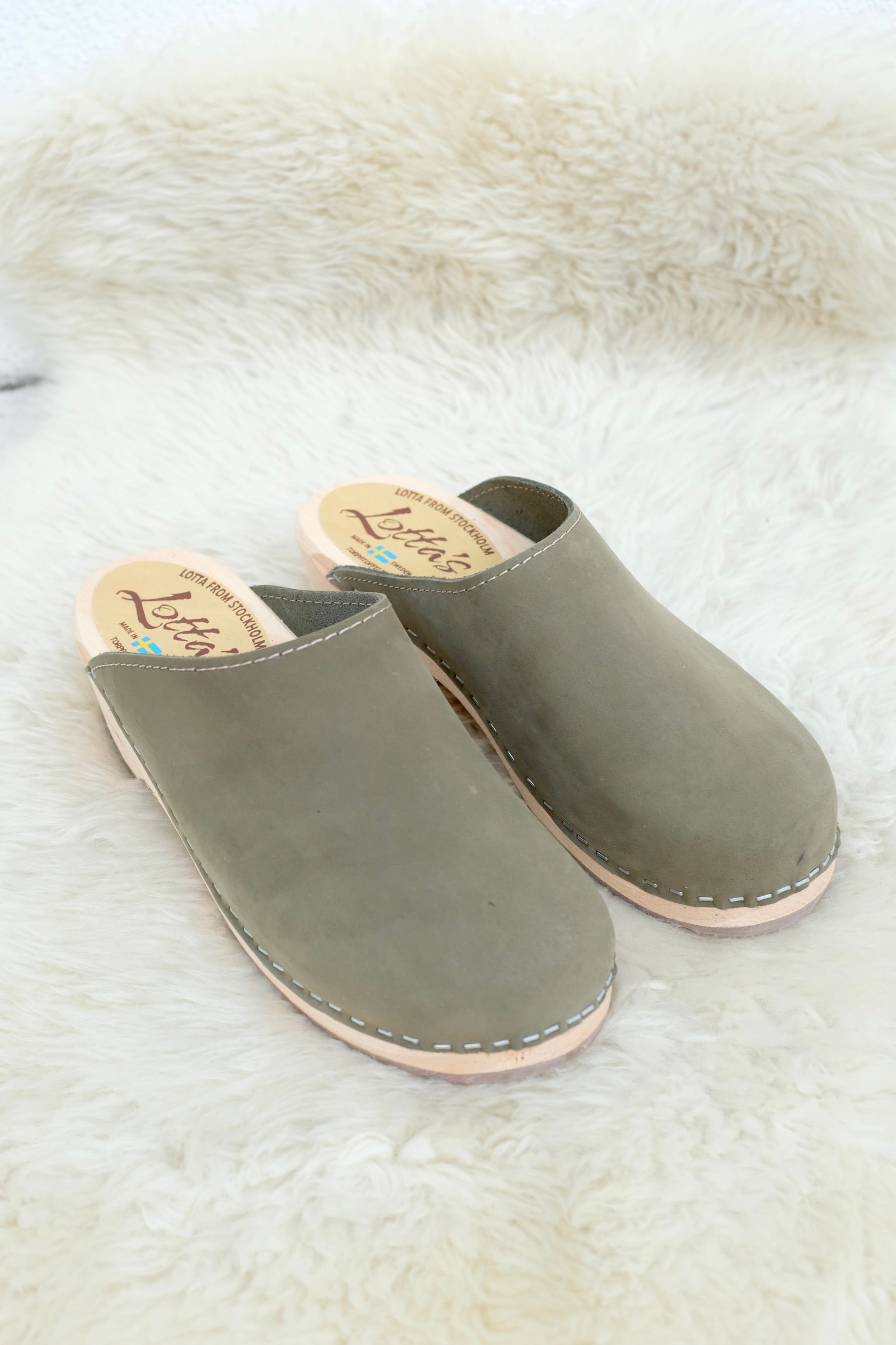 Lotta Classic Clogs / Olive
