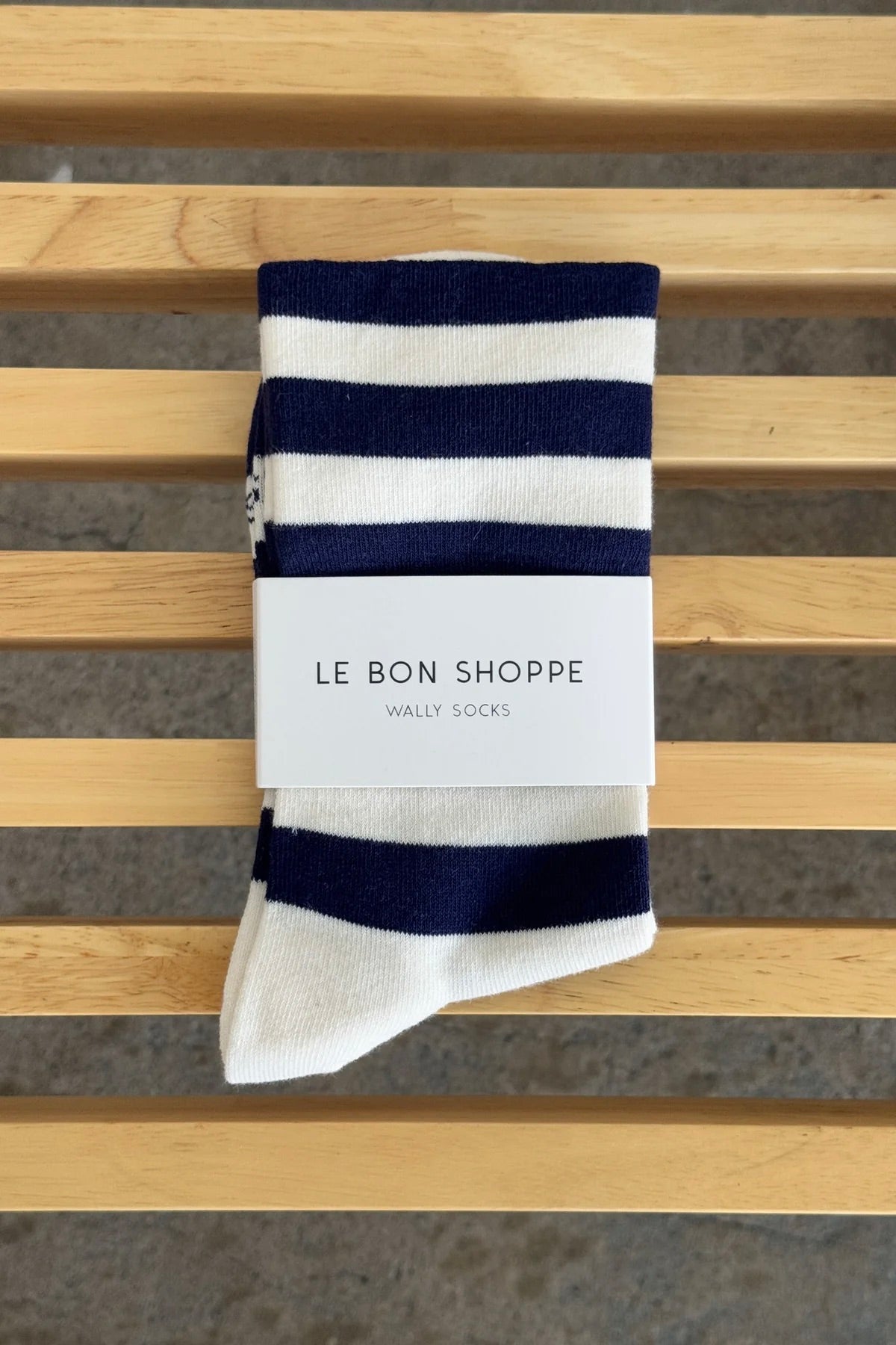 Wally Socks / Wide Navy Stripe