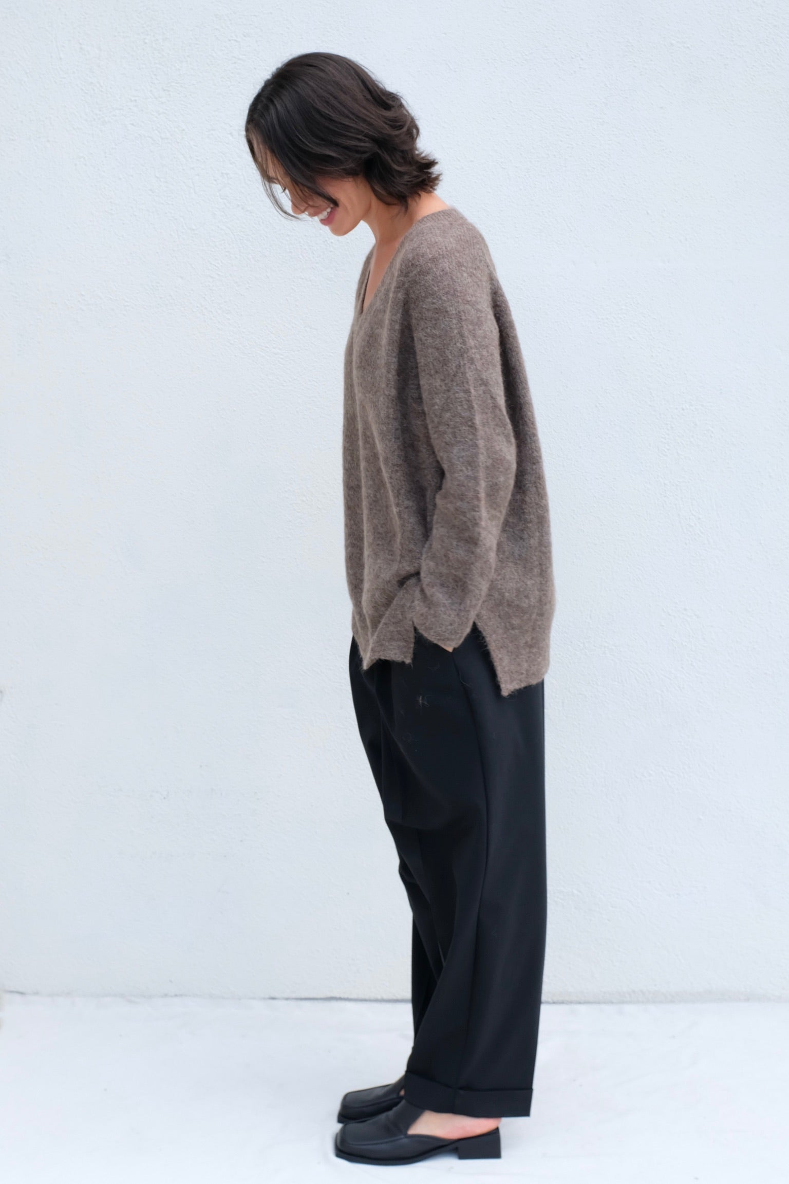 CORDERA Suri V Neck Sweater / Taupe