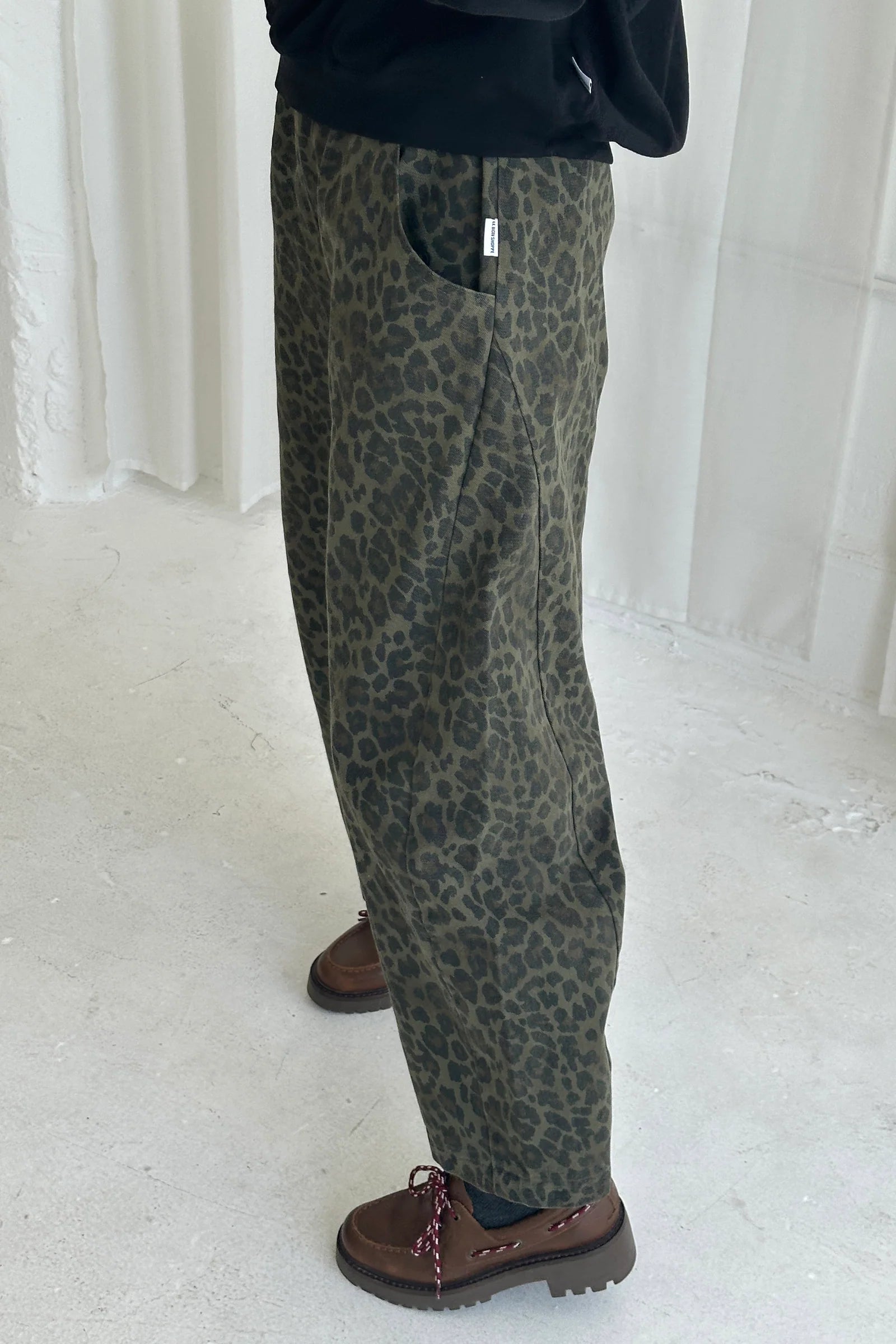 Le Bon Shoppe Arc Pants / Fern Leopard