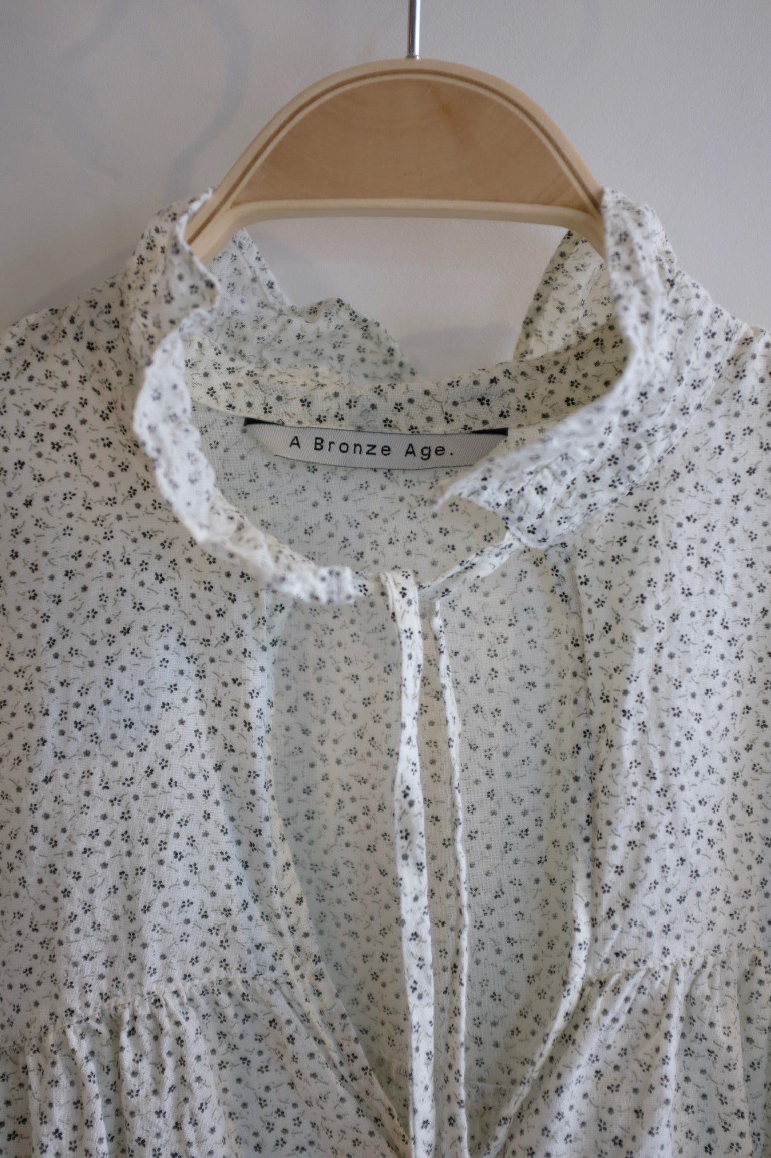 Pre-loved / A Bronze Age Louie Top Black Floral / Size S