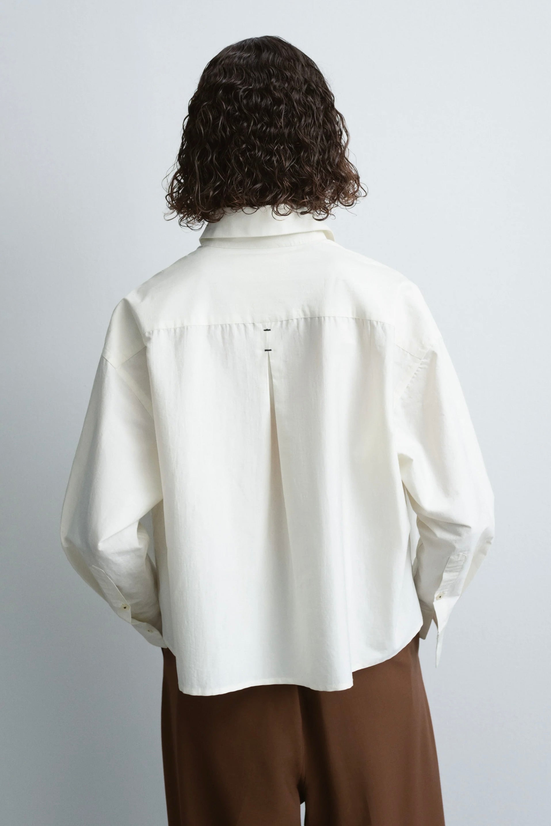 CORDERA Front Pleats Shirt / White