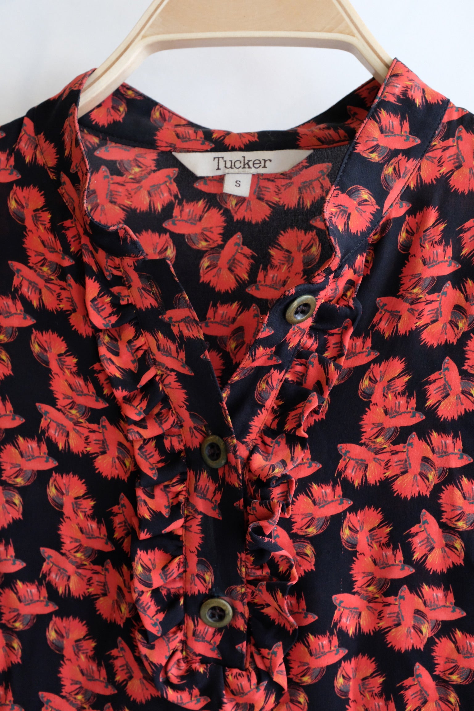 Pre-loved / Tucker Red/Blk pattern top / Size Small
