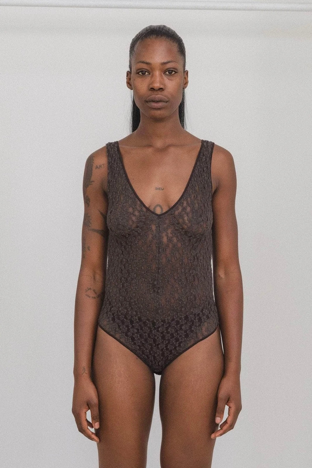 Baserange Crescent Body / Black Lace