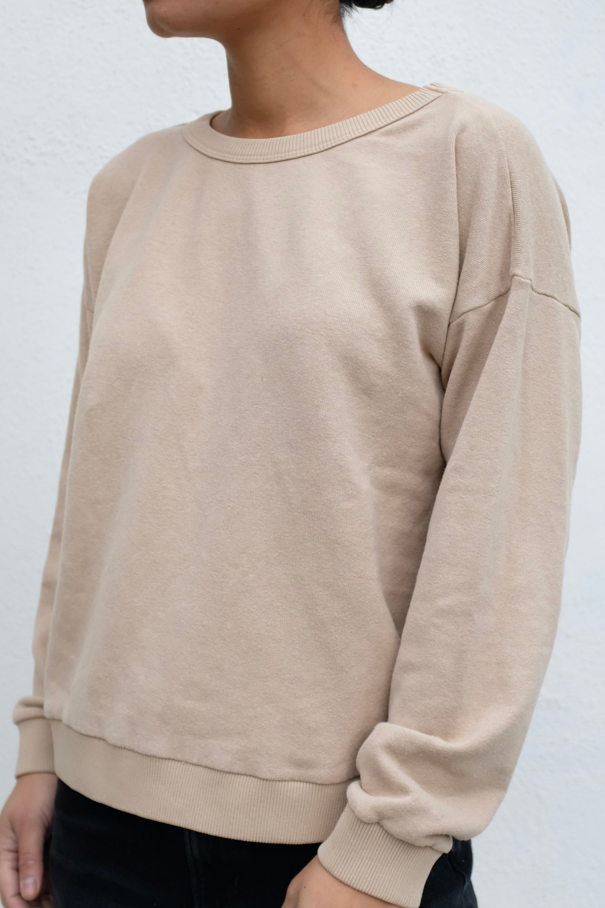 Crux Crop Sweatshirt / Oat Milk