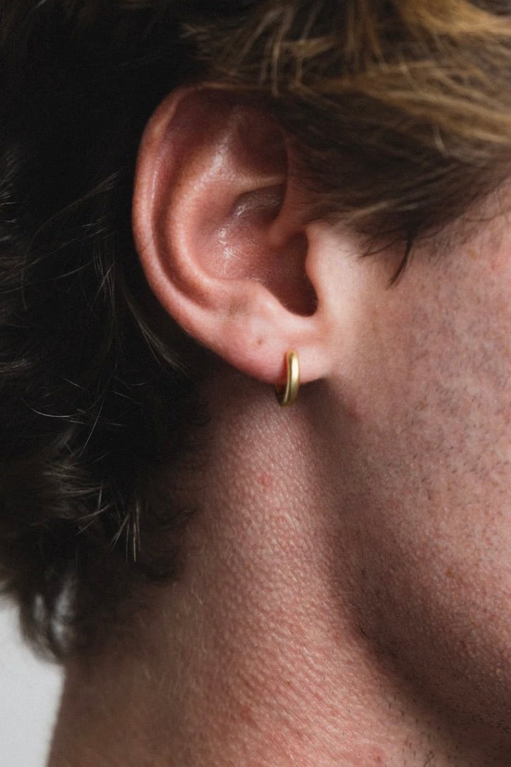 Huggie Hoops / Gold