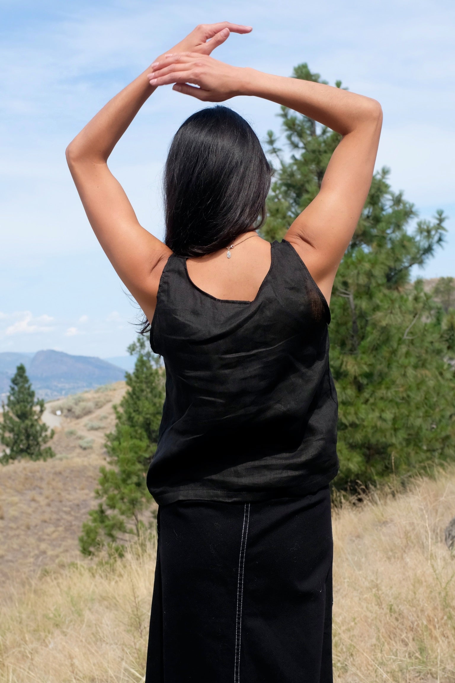 We Are Stories Dogwood Tank / Black