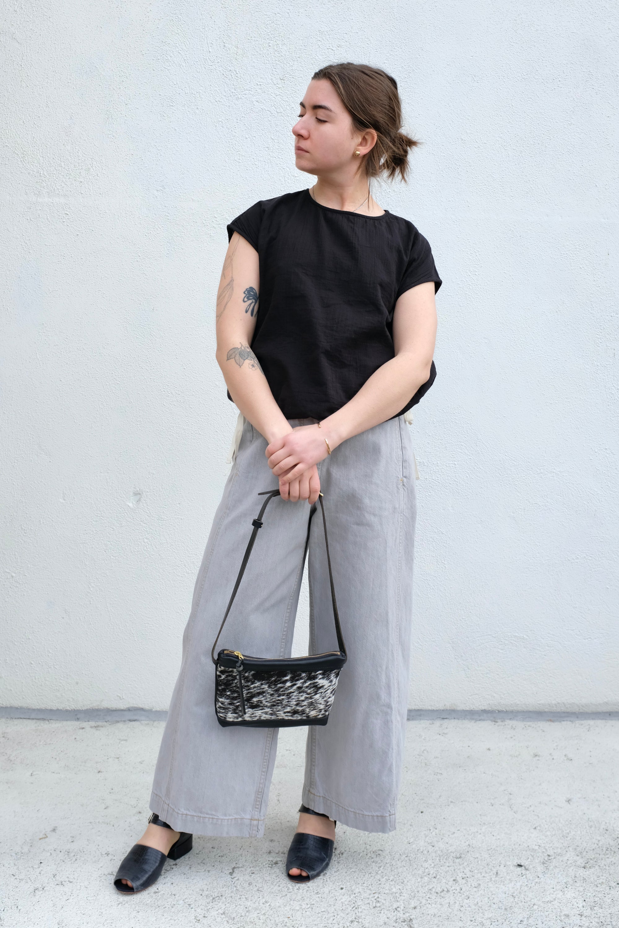 Atelier Delphine Slip On Blouse Cap Sleeve / Black