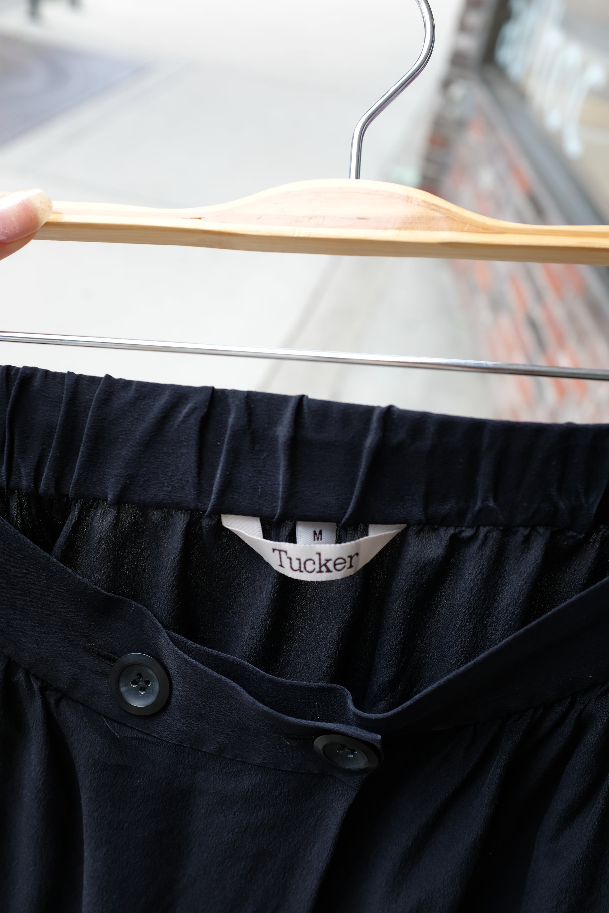 Pre-loved / Tucker Silk Skirt / Size Medium