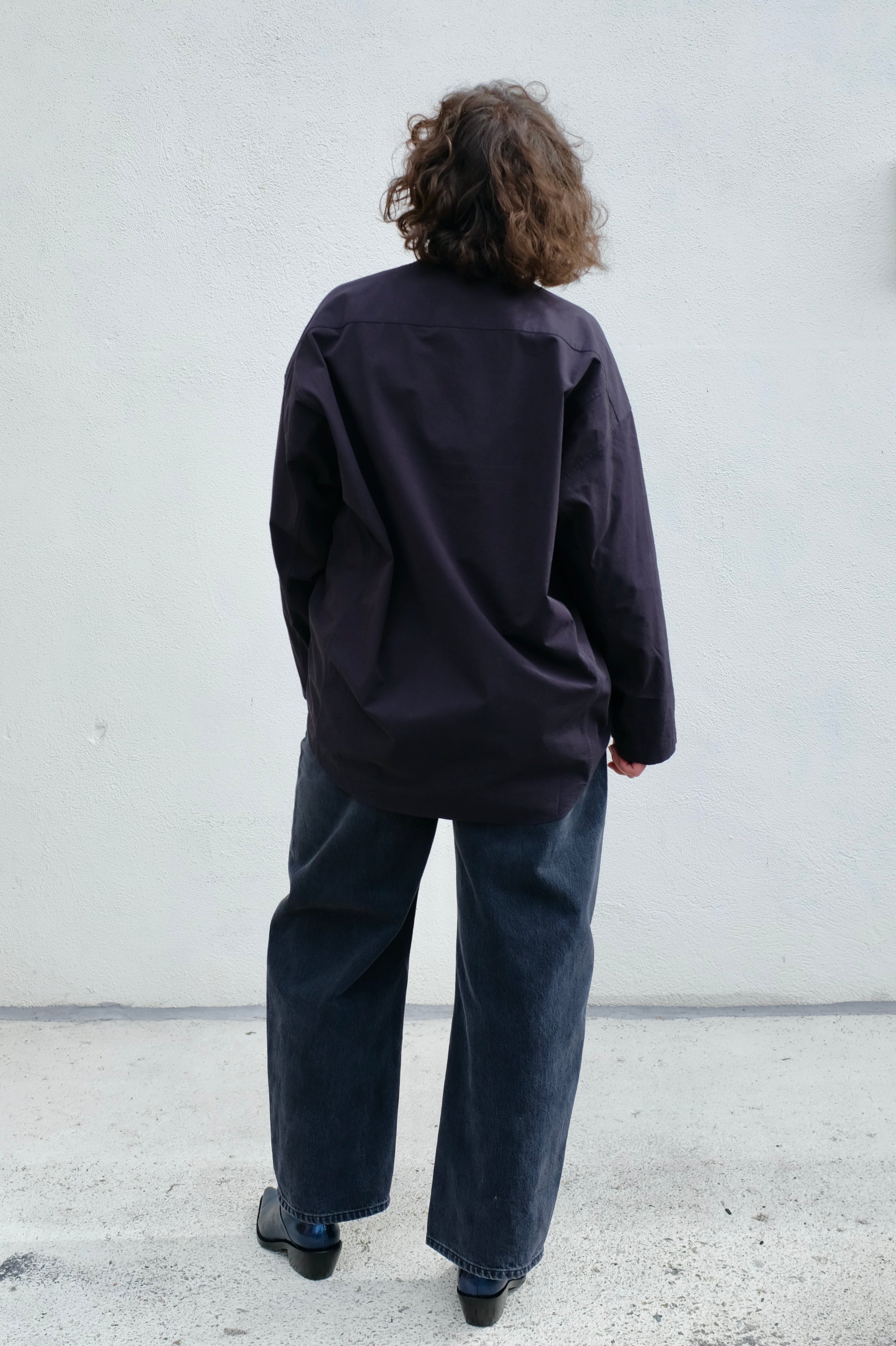 7115 by Szeki V-Neck Cocoon Top / Black