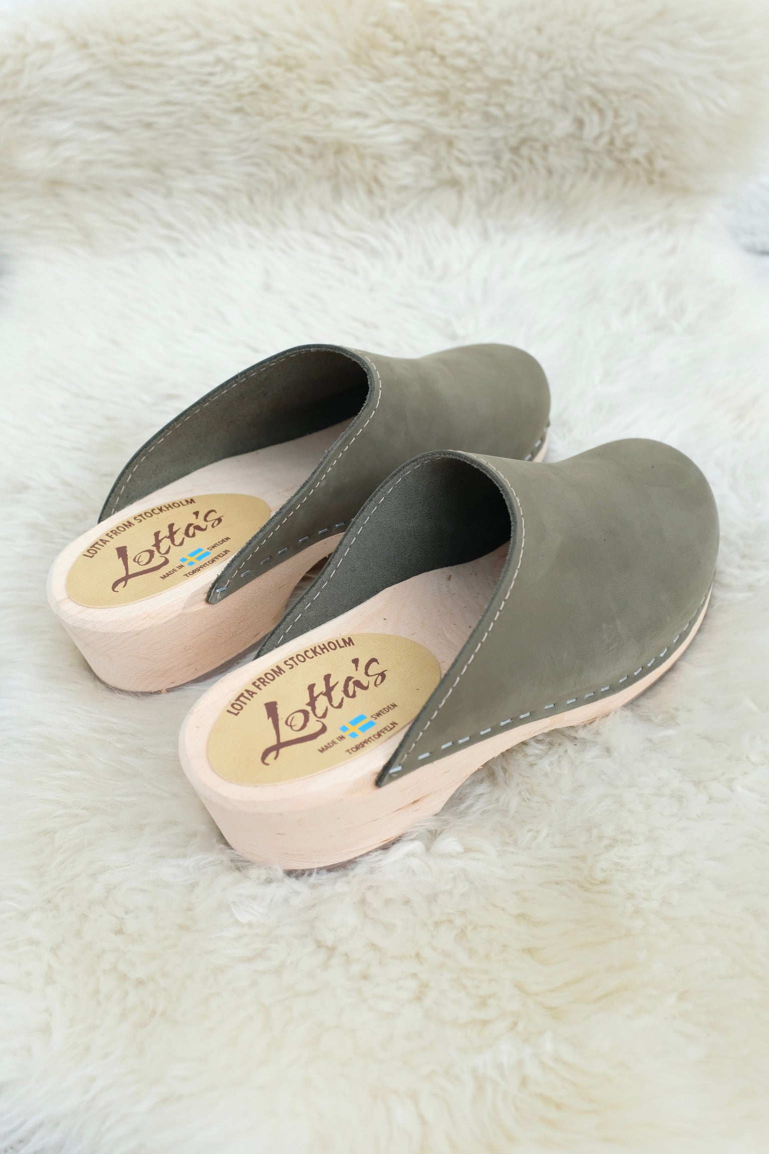 Lotta Classic Clogs / Olive