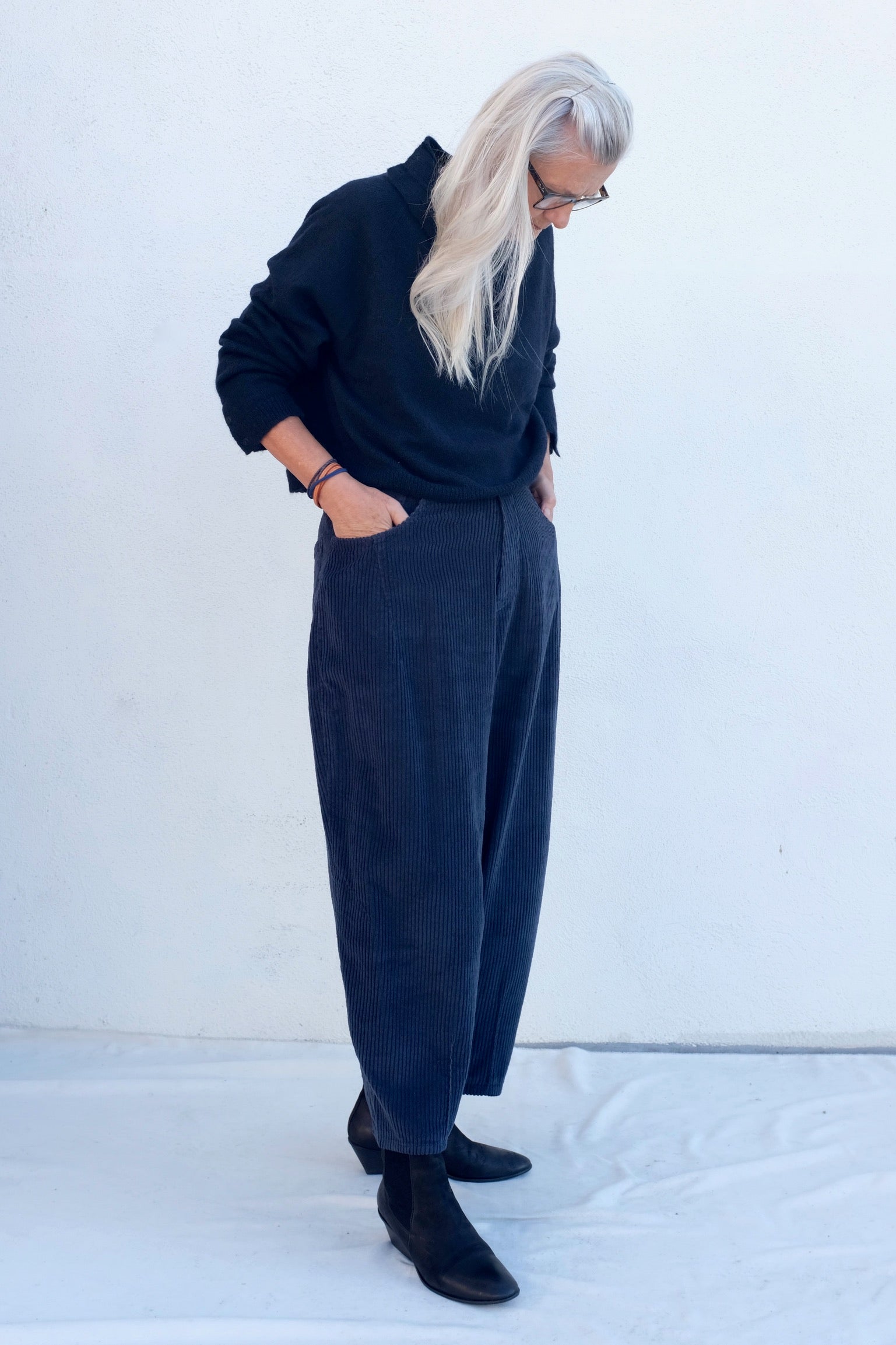 Corduroy Baggy Pants / Dark Navy