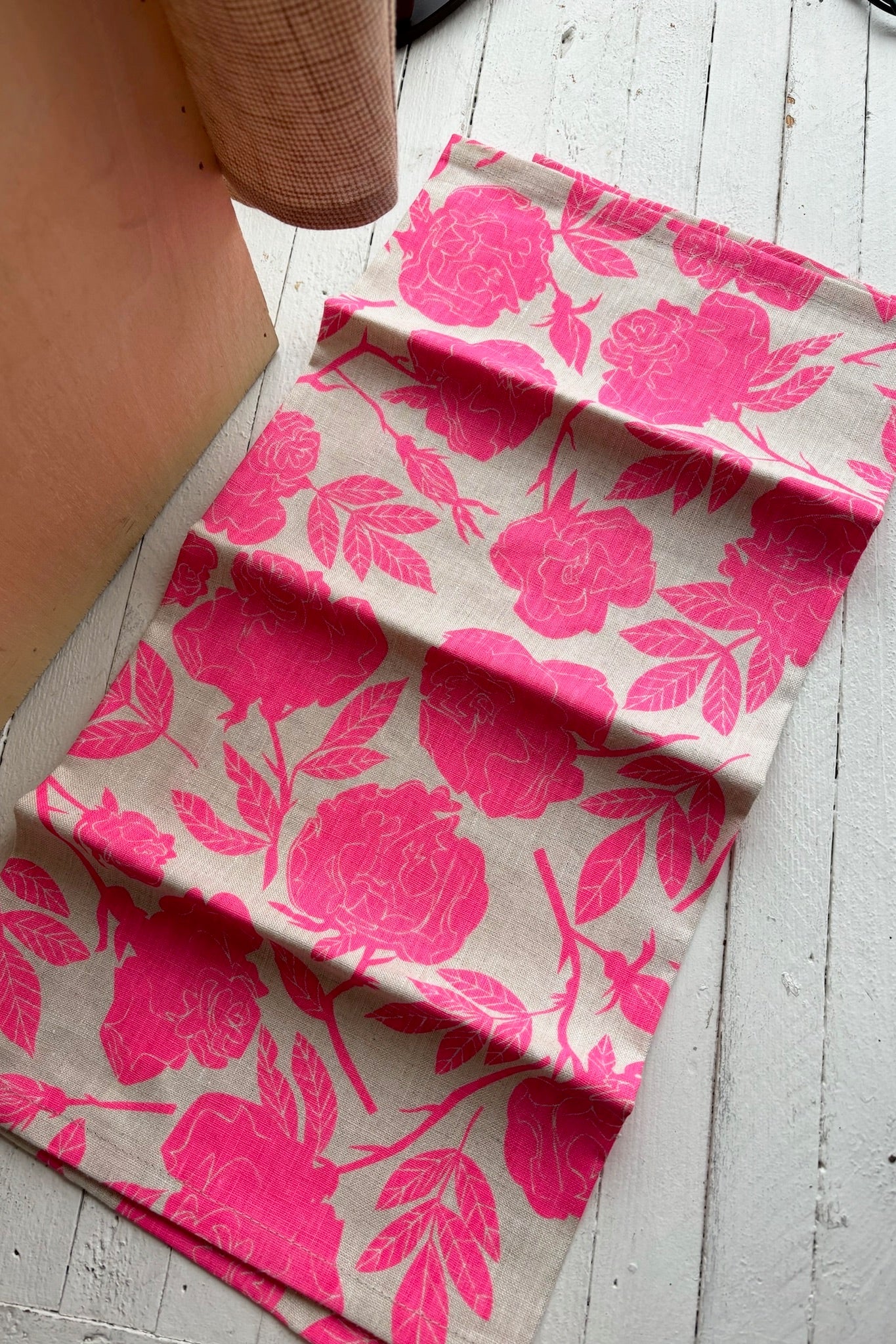 Tea Towels / Neon Pink Wild Rose