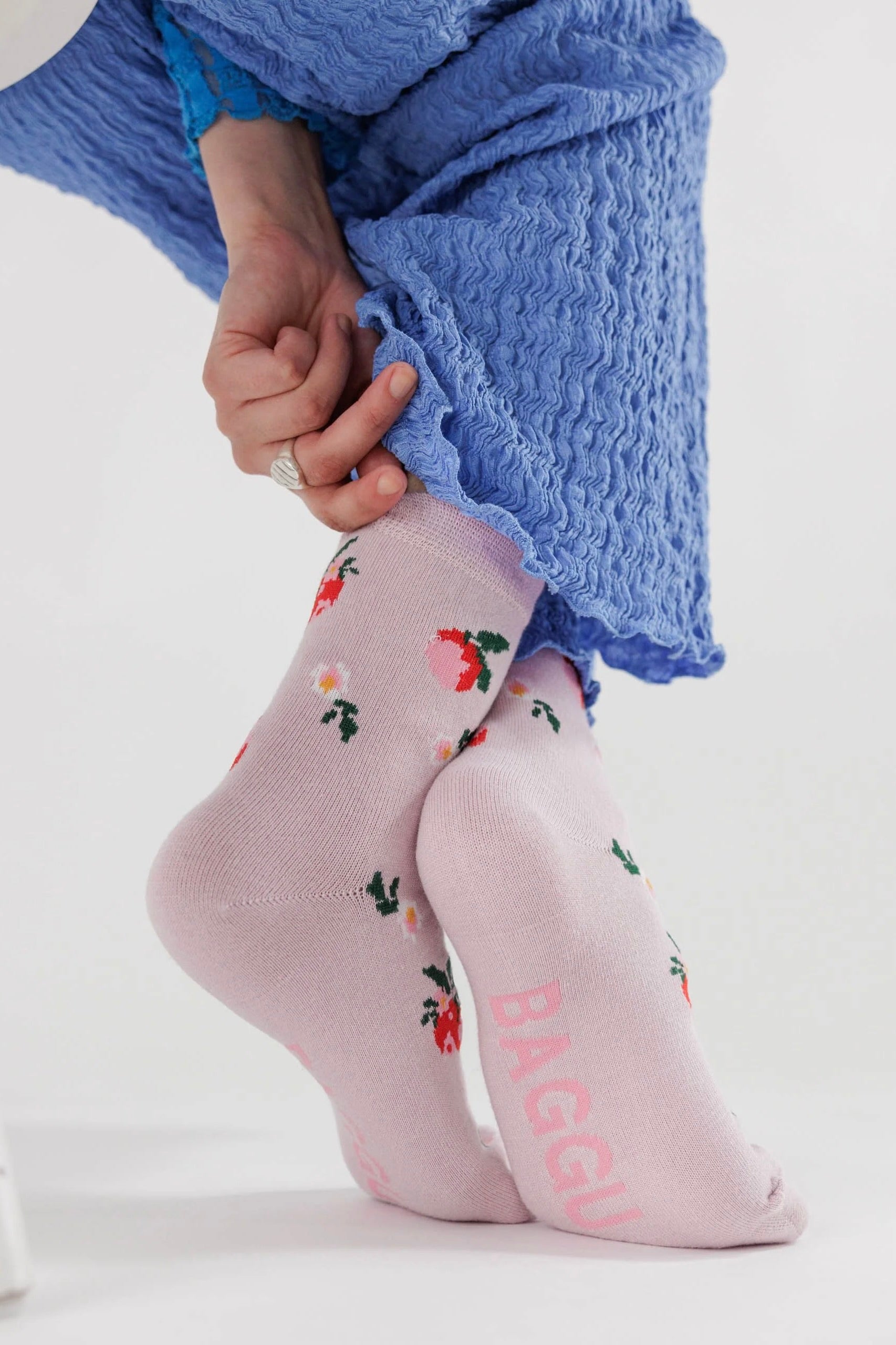 Baggu Crew Sock / Needlepoint Apple