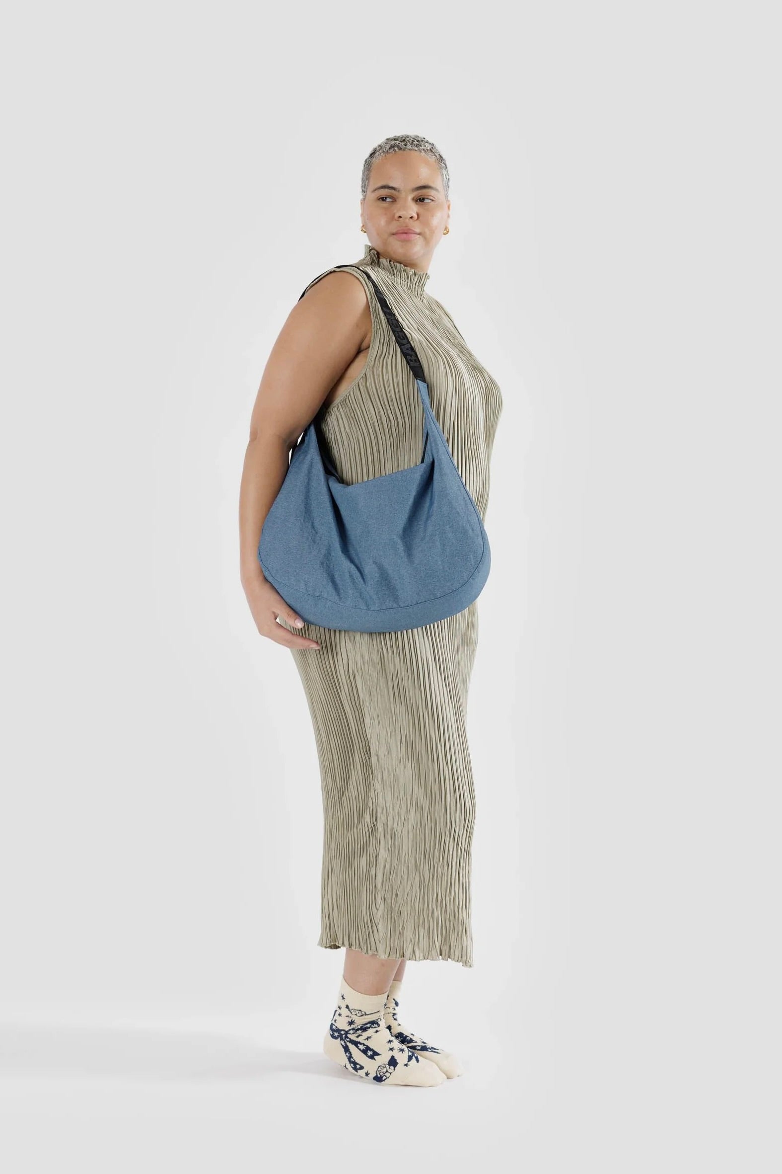 baggu Large Nylon Crescent Bag / Digital Denim
