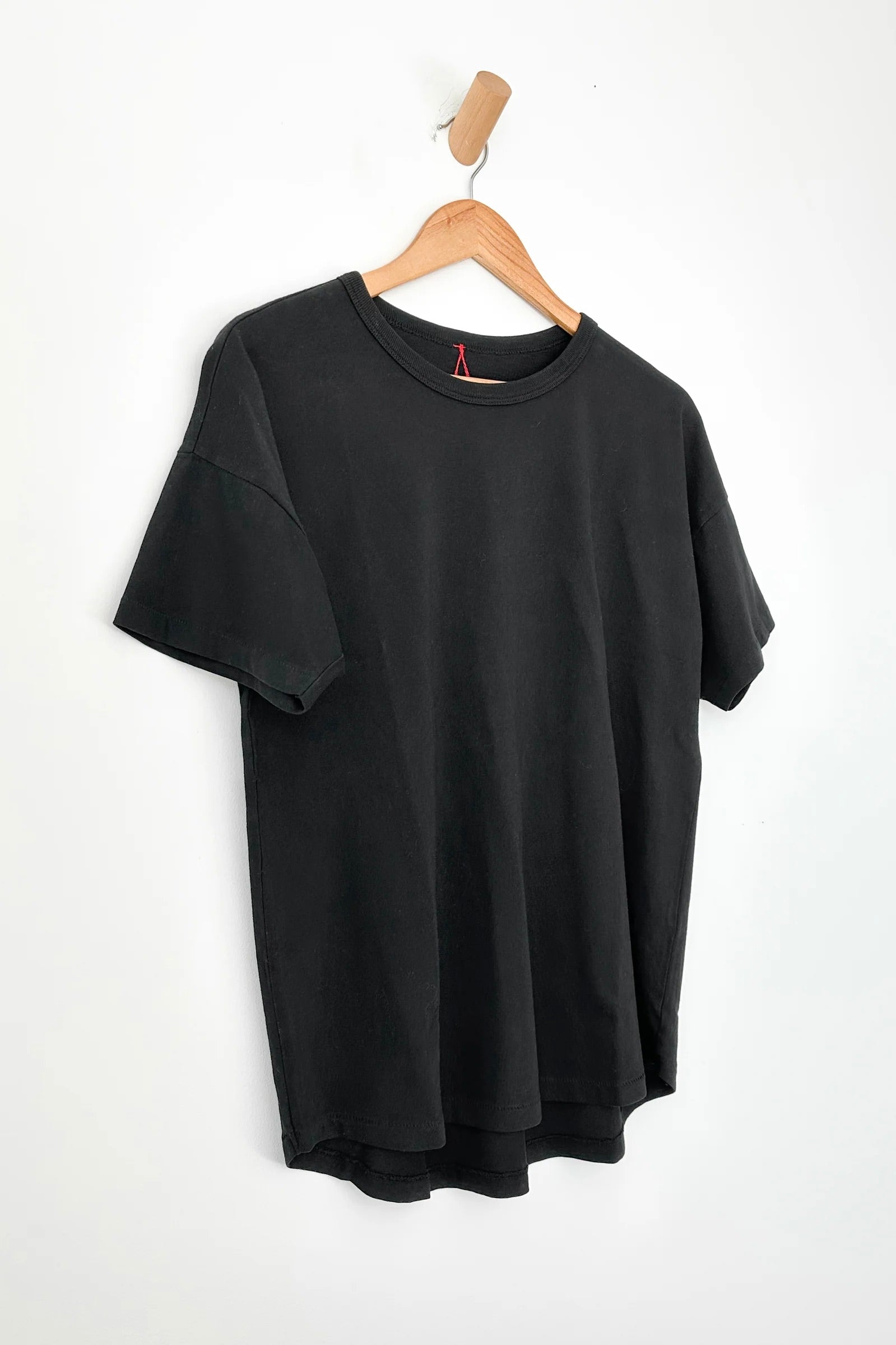 Her Tee / True Black