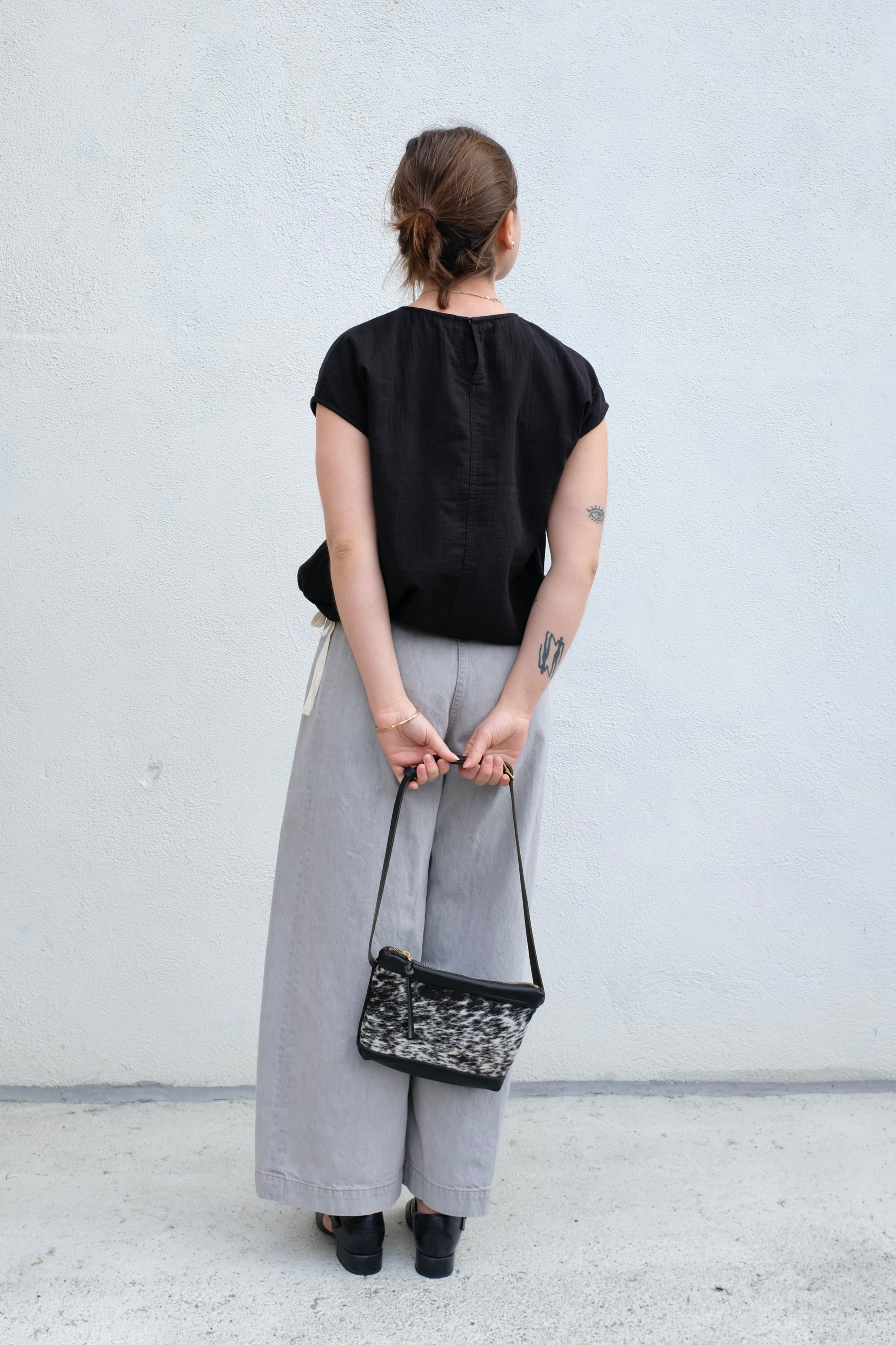 Atelier Delphine Slip On Blouse Cap Sleeve / Black