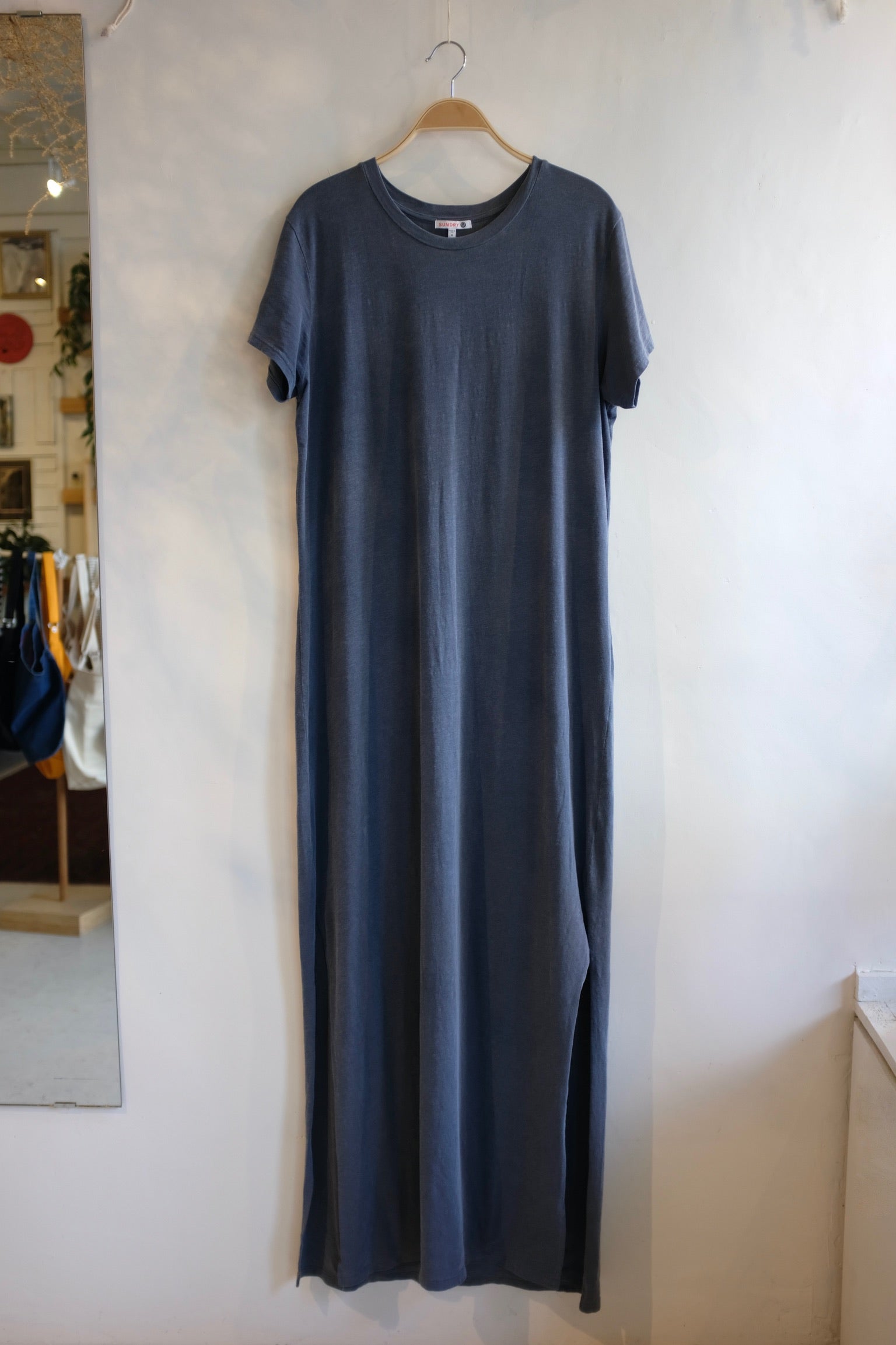 Pre-loved / Sundry Navy Maxi Dress W/Slit / Size 4 (XL)