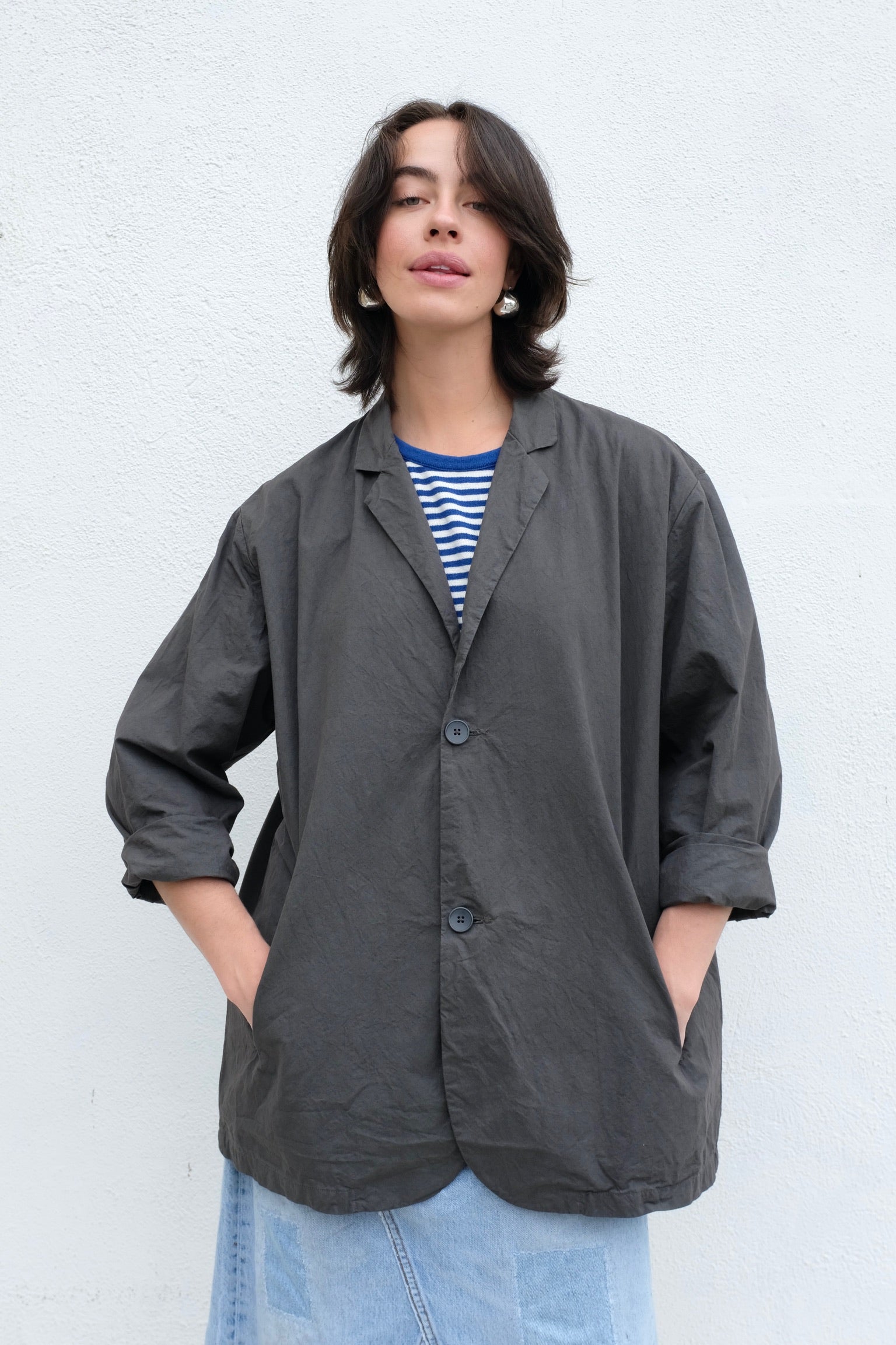 Crinkled Blazer / Dark Grey