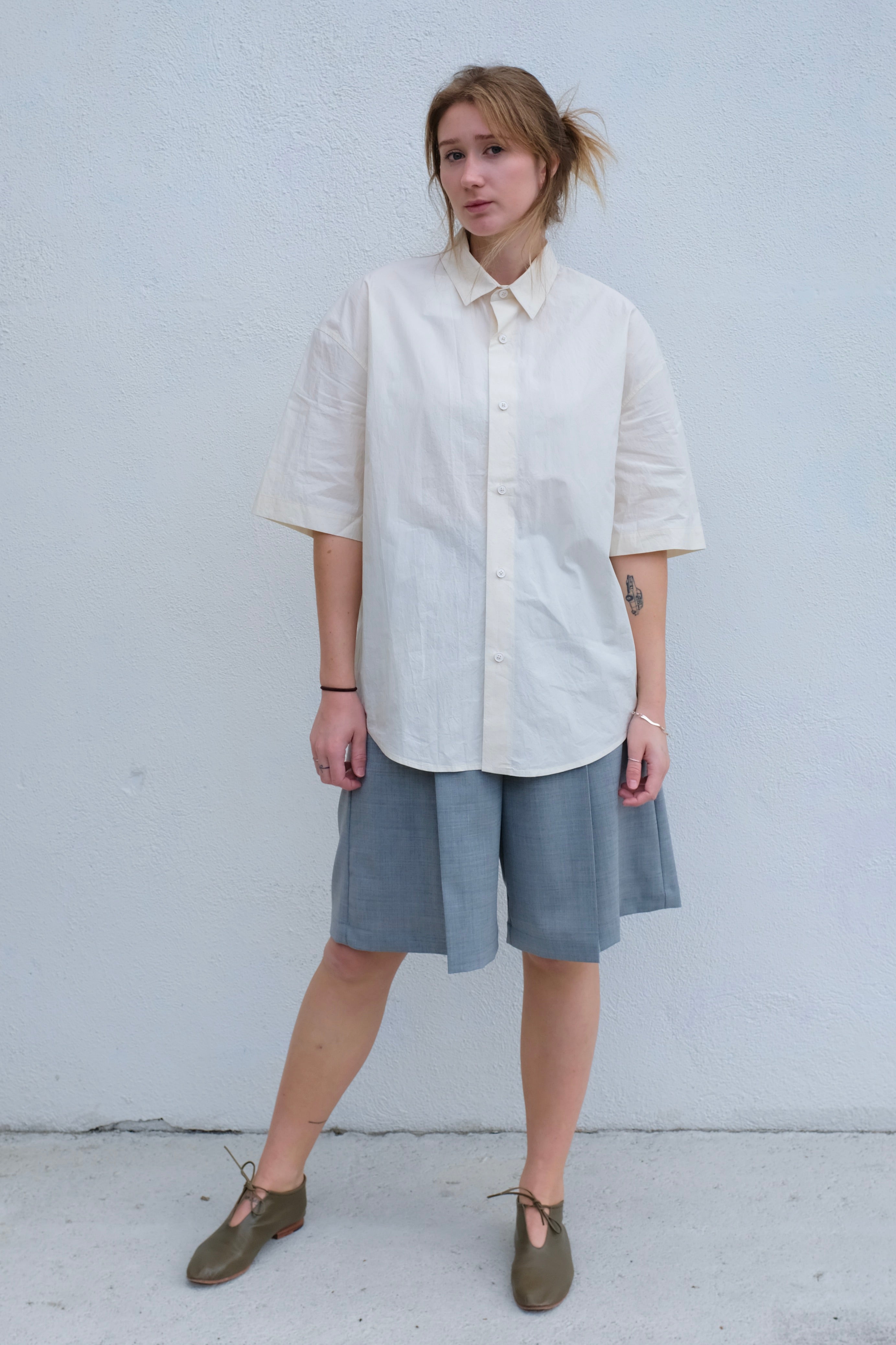 Oversized Short Sleeve Shirt / Off White