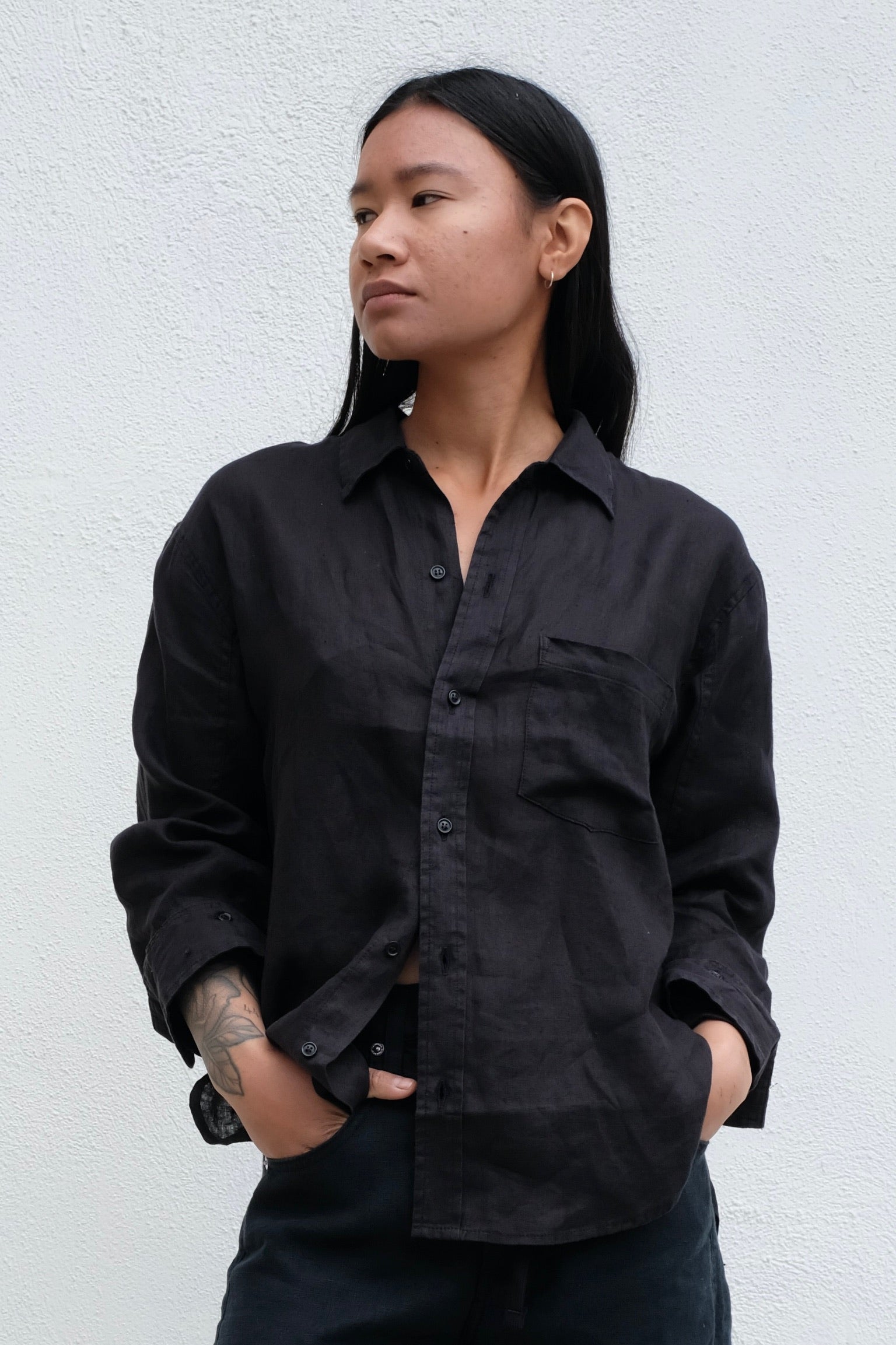 Kayla Shrunken Linen Shirt / Black