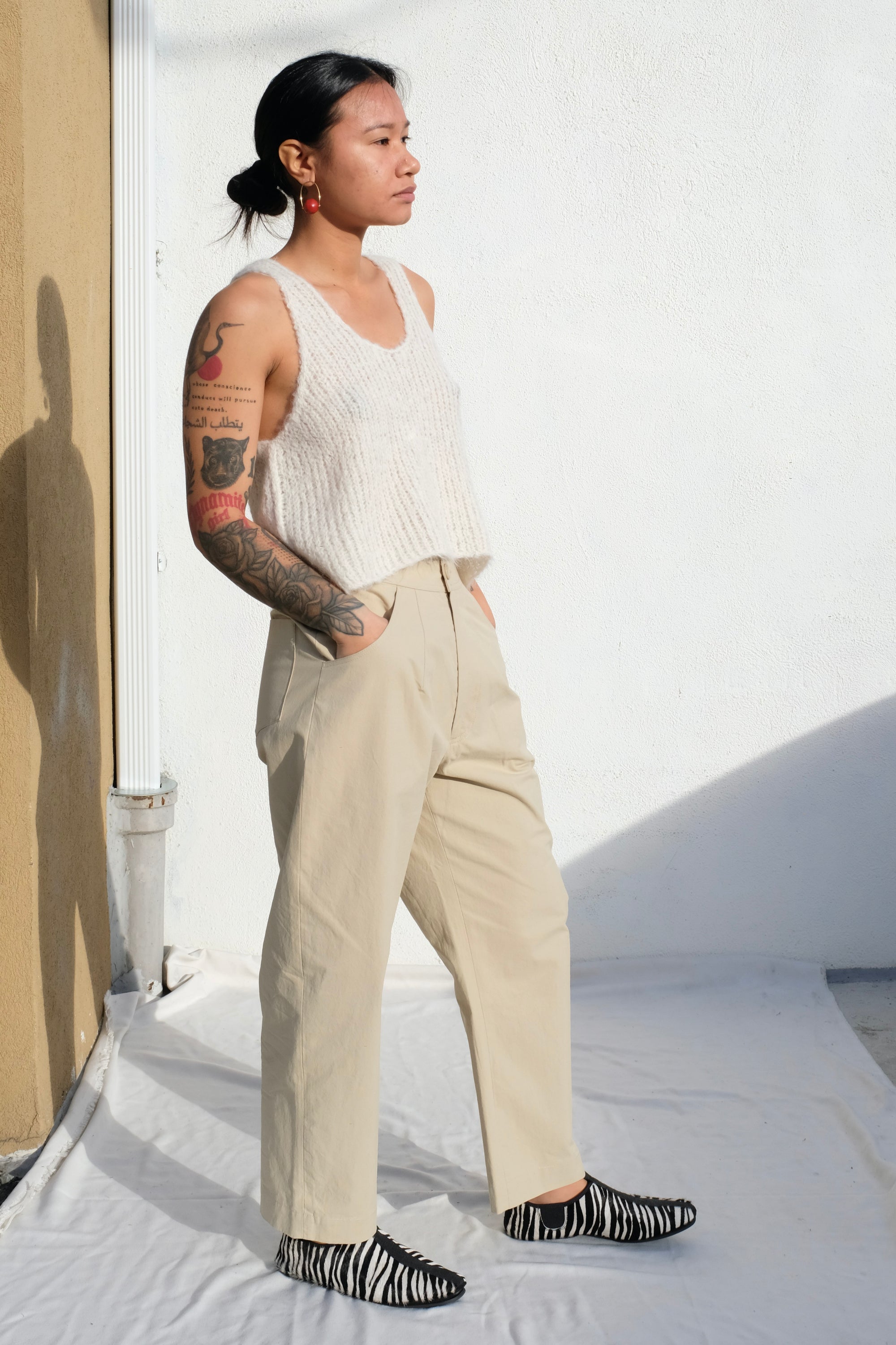 7115 by Szeki Signature Curved Legged Trouser SS24 / Sand Gray