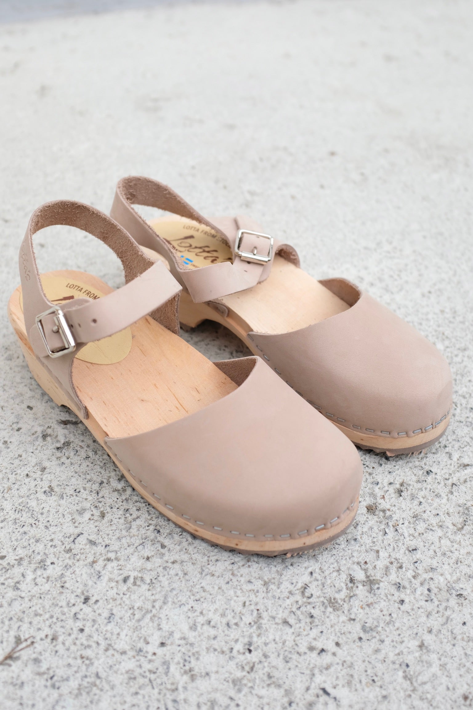 Lotta Low Wood Clogs / Oatmeal