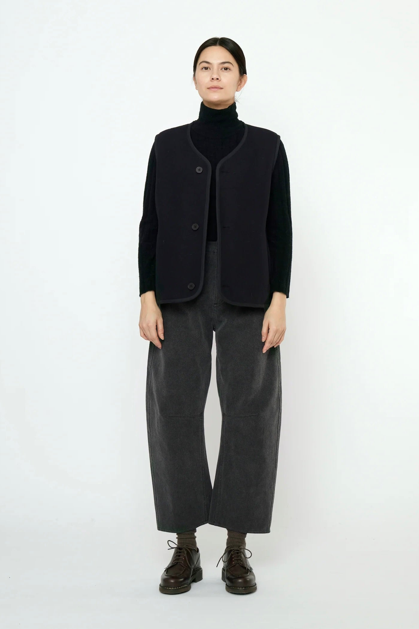 7115 by Szeki Double Faced Canvas Vest / Black