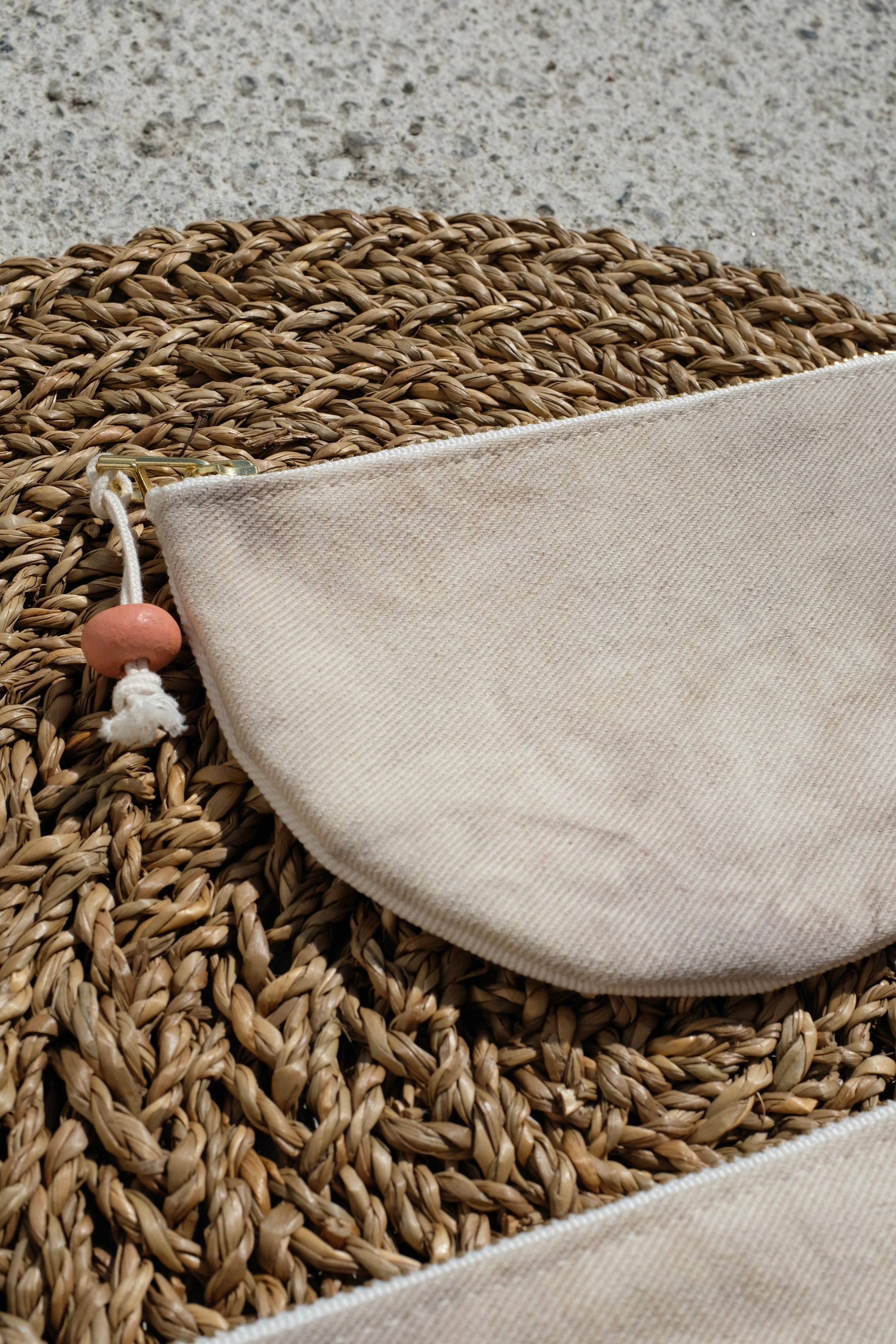 Half Moon Zip / Oak