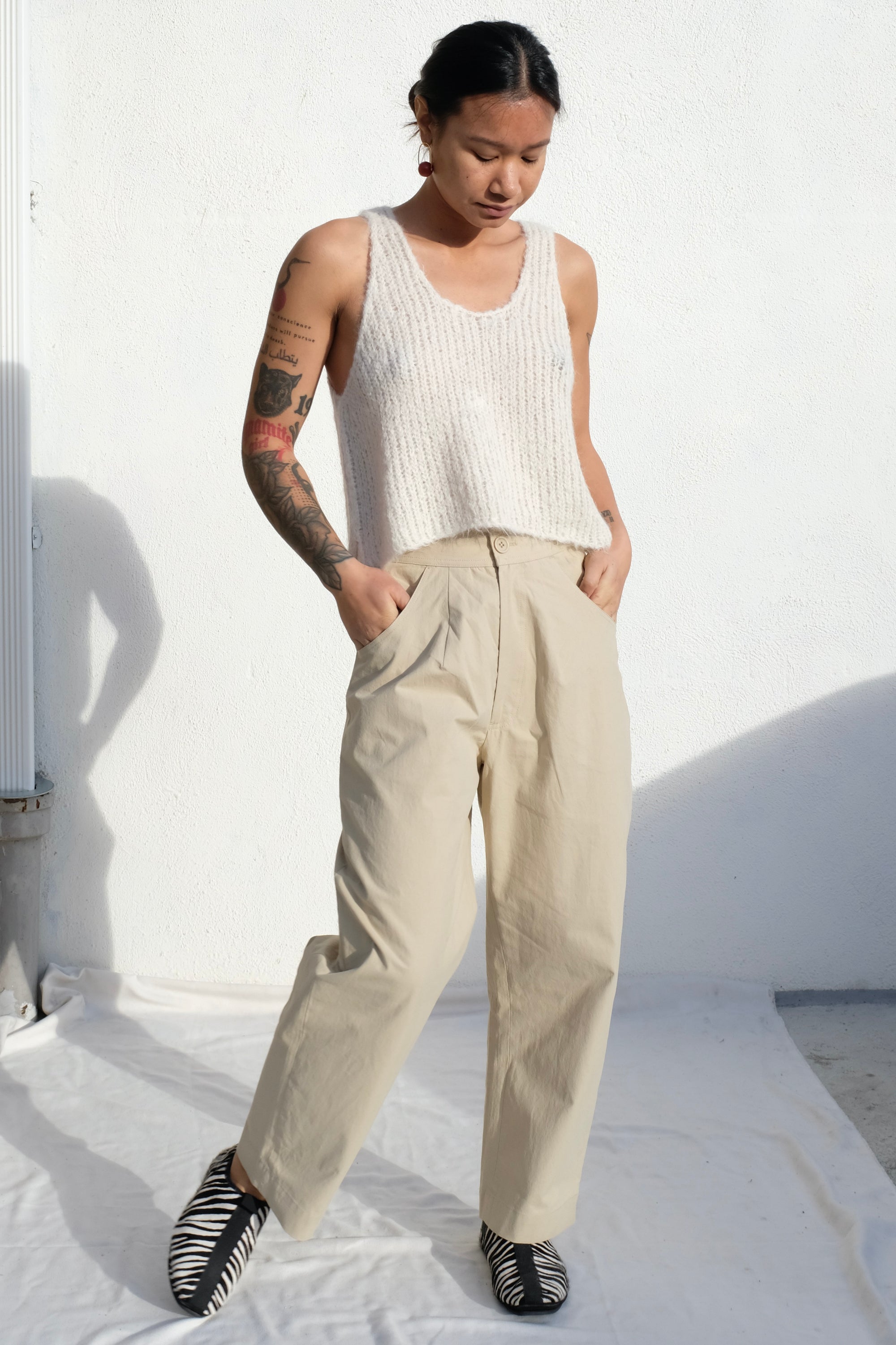 7115 by Szeki Signature Curved Legged Trouser SS24 / Sand Gray