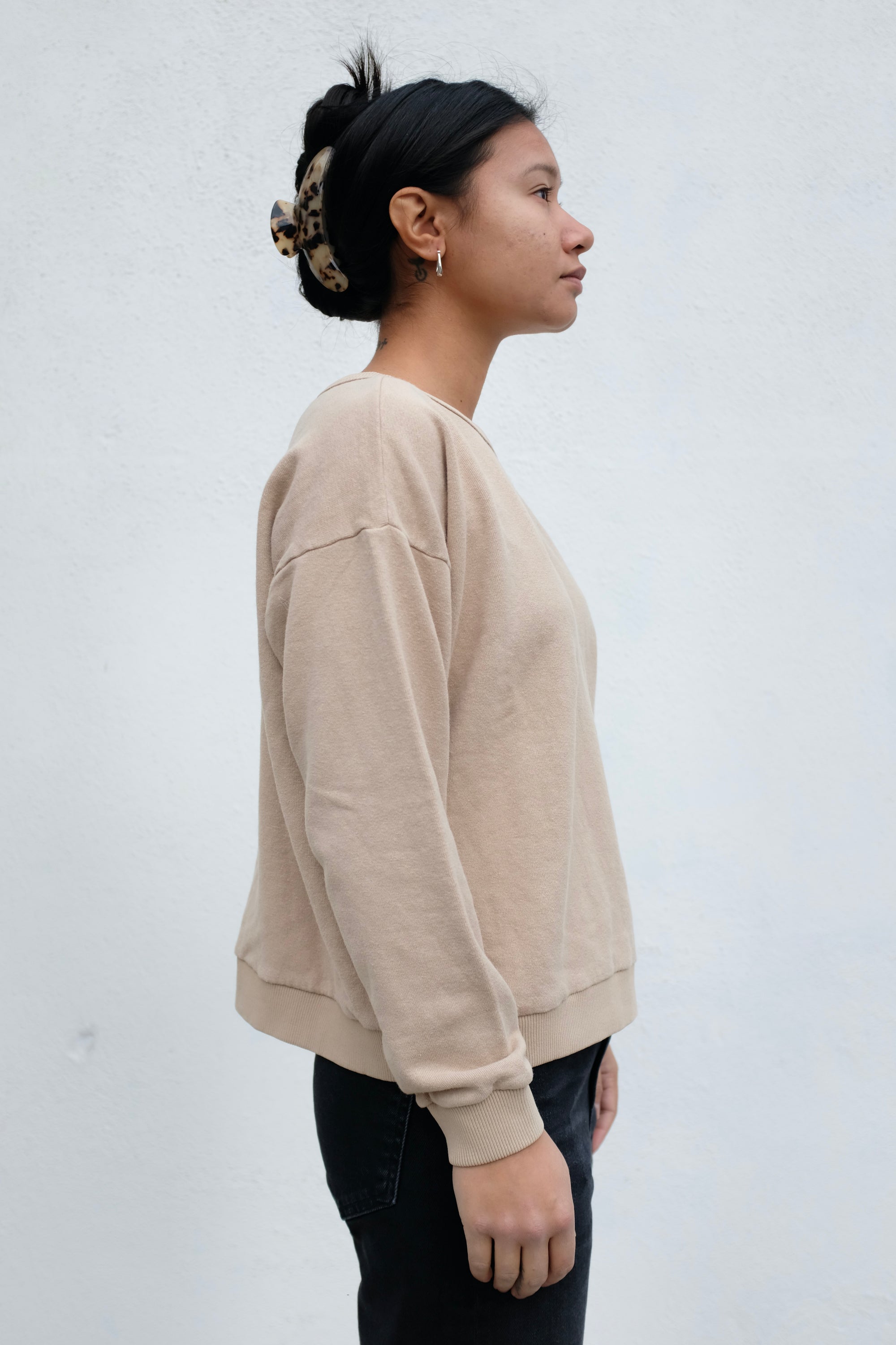 Crux Crop Sweatshirt / Oat Milk