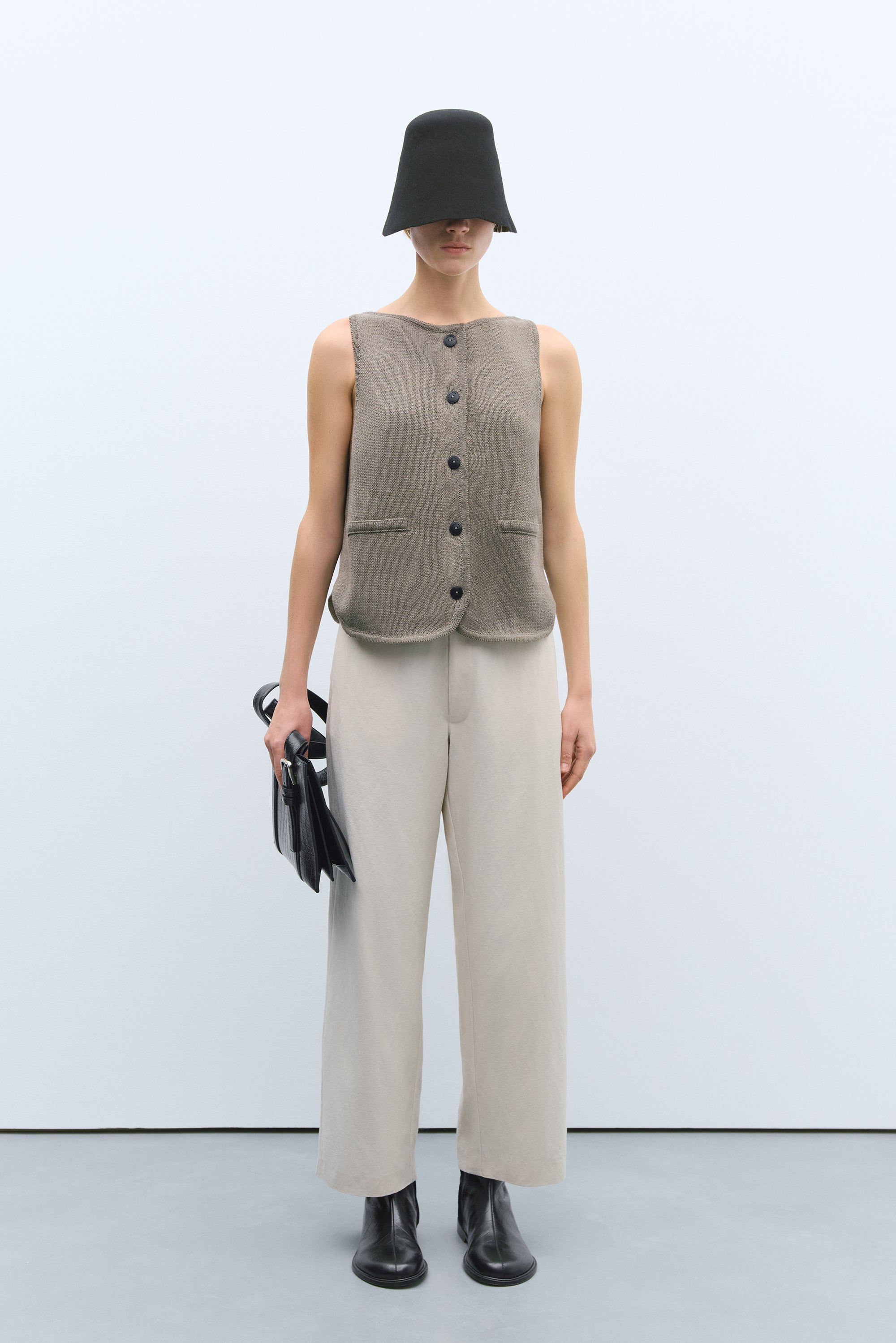 Boat Neck Waistcoat / Taupe